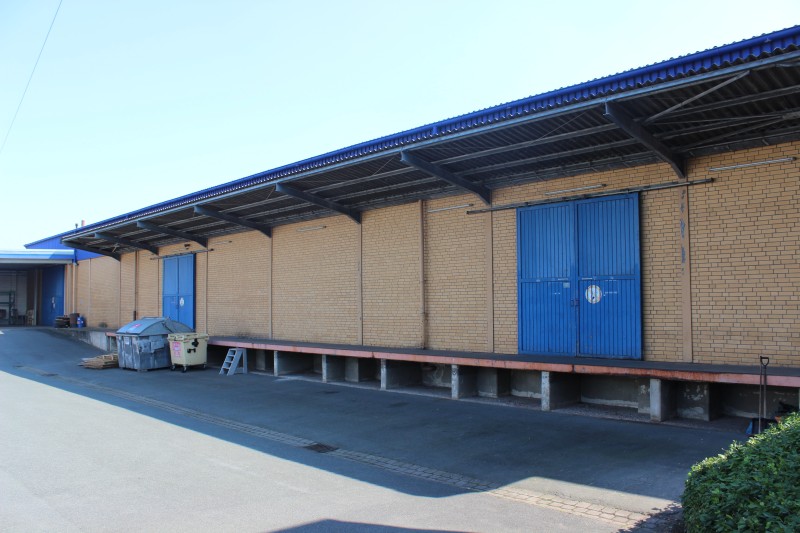 Lagerhalle mit Büro in Langenhagen Schulenburg