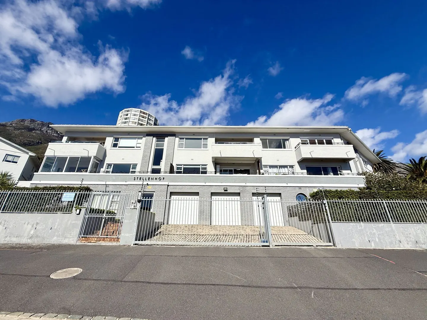 Building / garage view