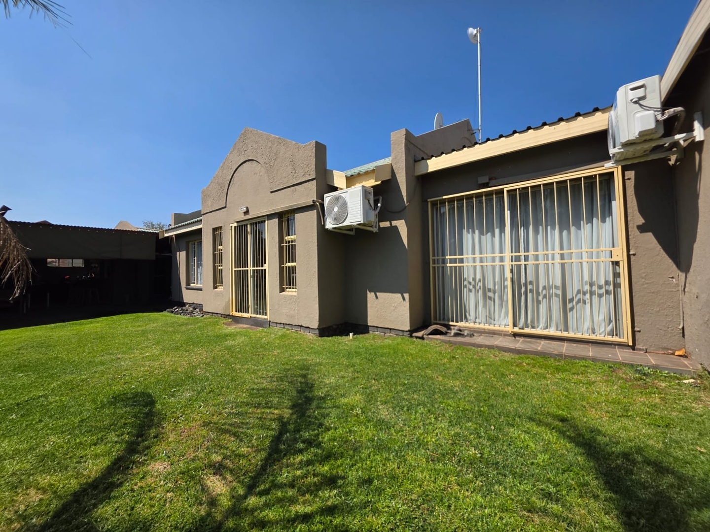 Three Bedroom Property for the Entertainer