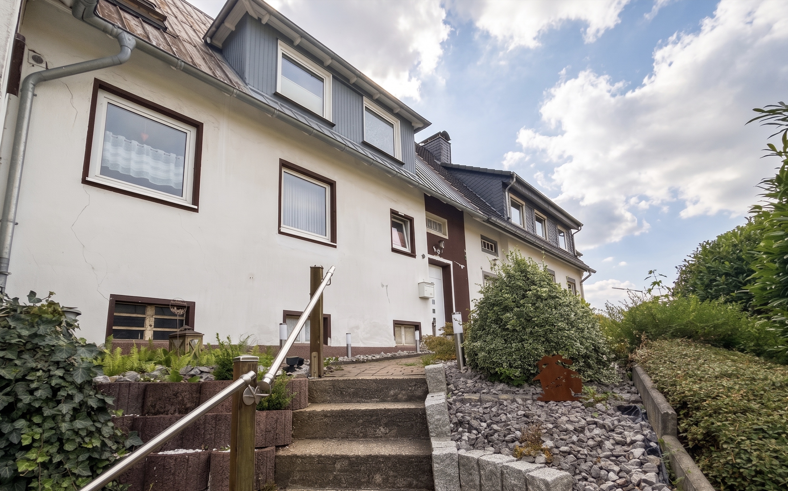 Modernisierte 4-Zimmer-Wohnung mit Balkon in ruhiger Wohnlage von Geisweid