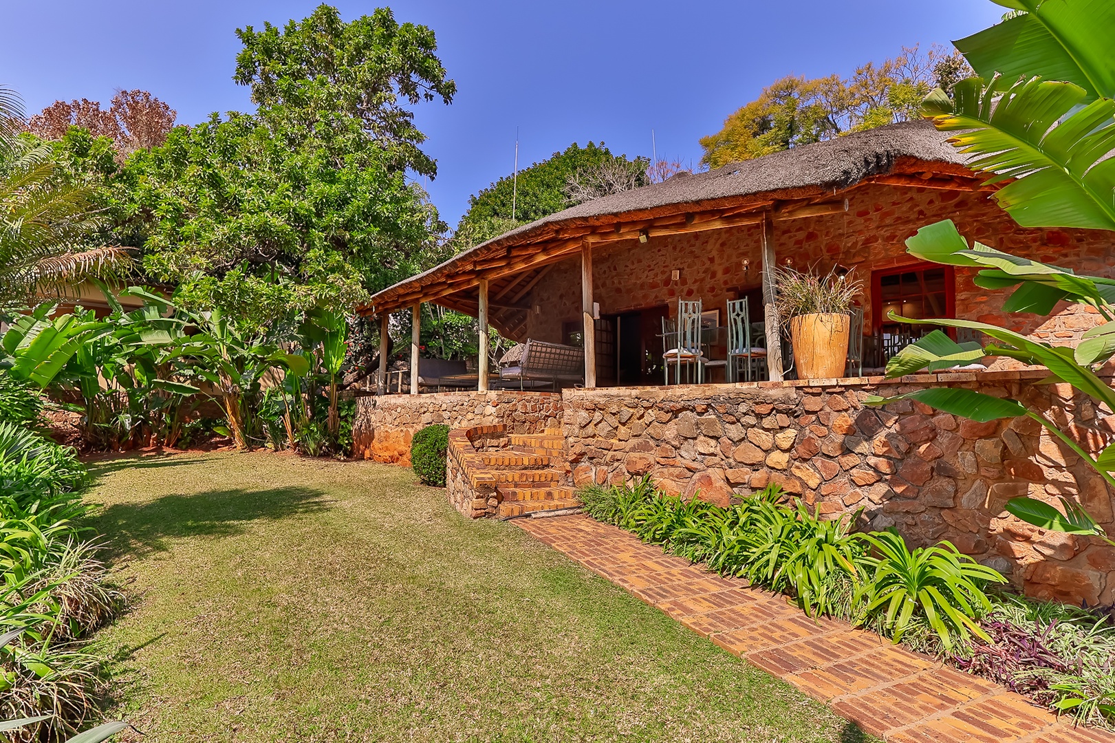 Serene Waterfront Property in Kosmos Village!