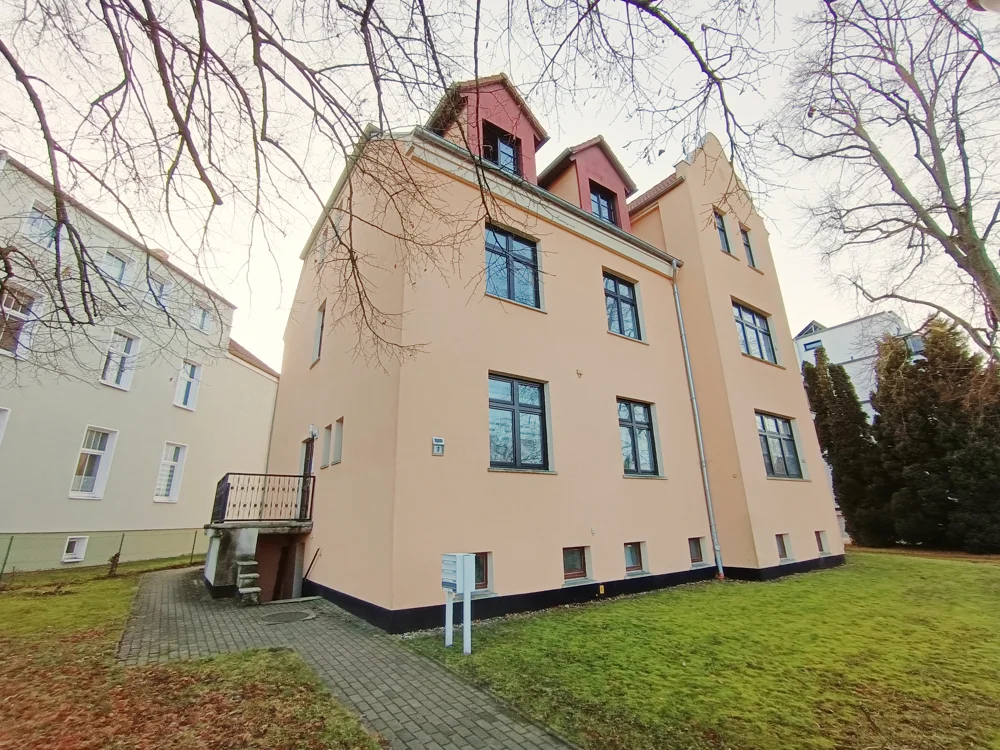 MFH mit 4 Wohnungen und Mietsteigerungspotenzial in Gehlsdorf