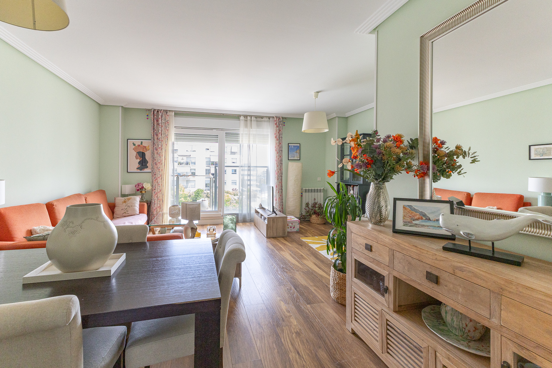 Live in one of Tempranales’ best residential communities: 4 bedrooms, terrace, and excellent amenities
