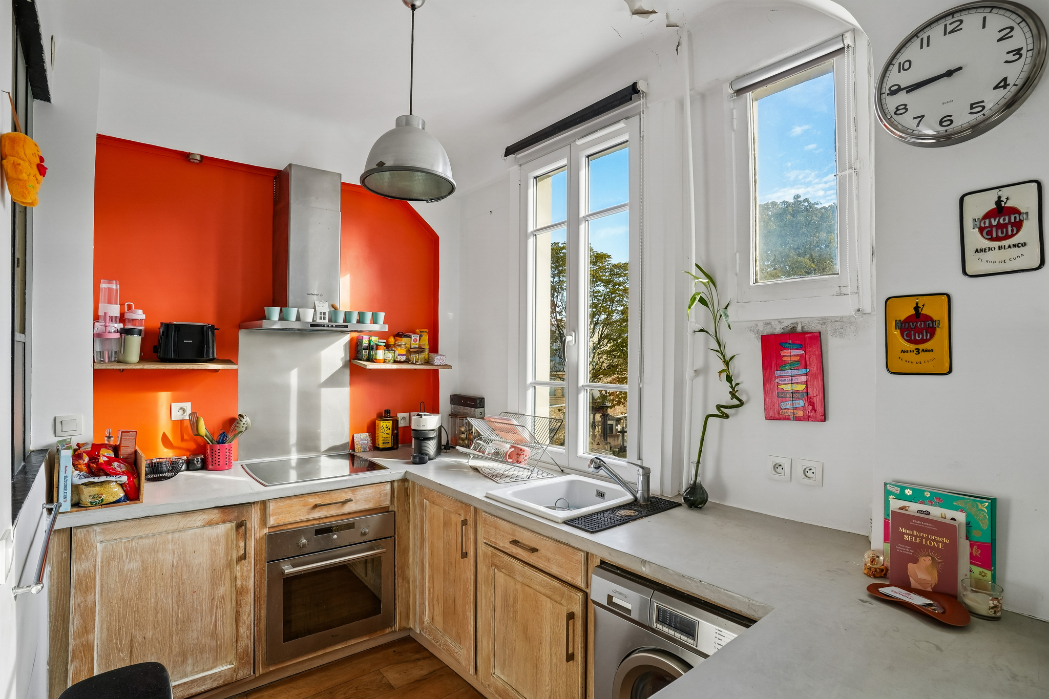 EXCLUSIVE – Trocadéro, bright studio with elevator