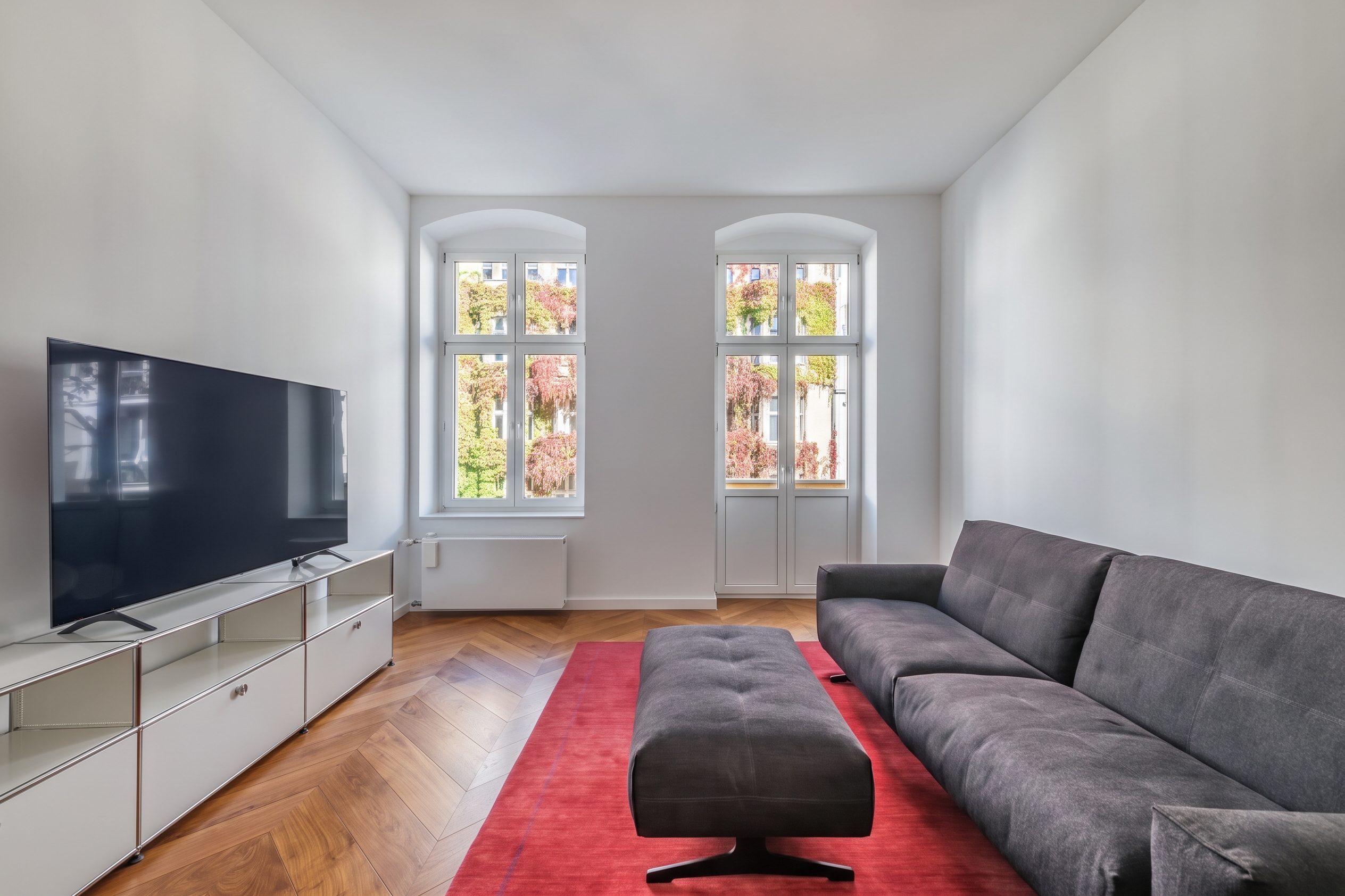 Stylish 2-room apartment with balcony – urban charm of a period building meets modern comfort near Kollwitzplatz