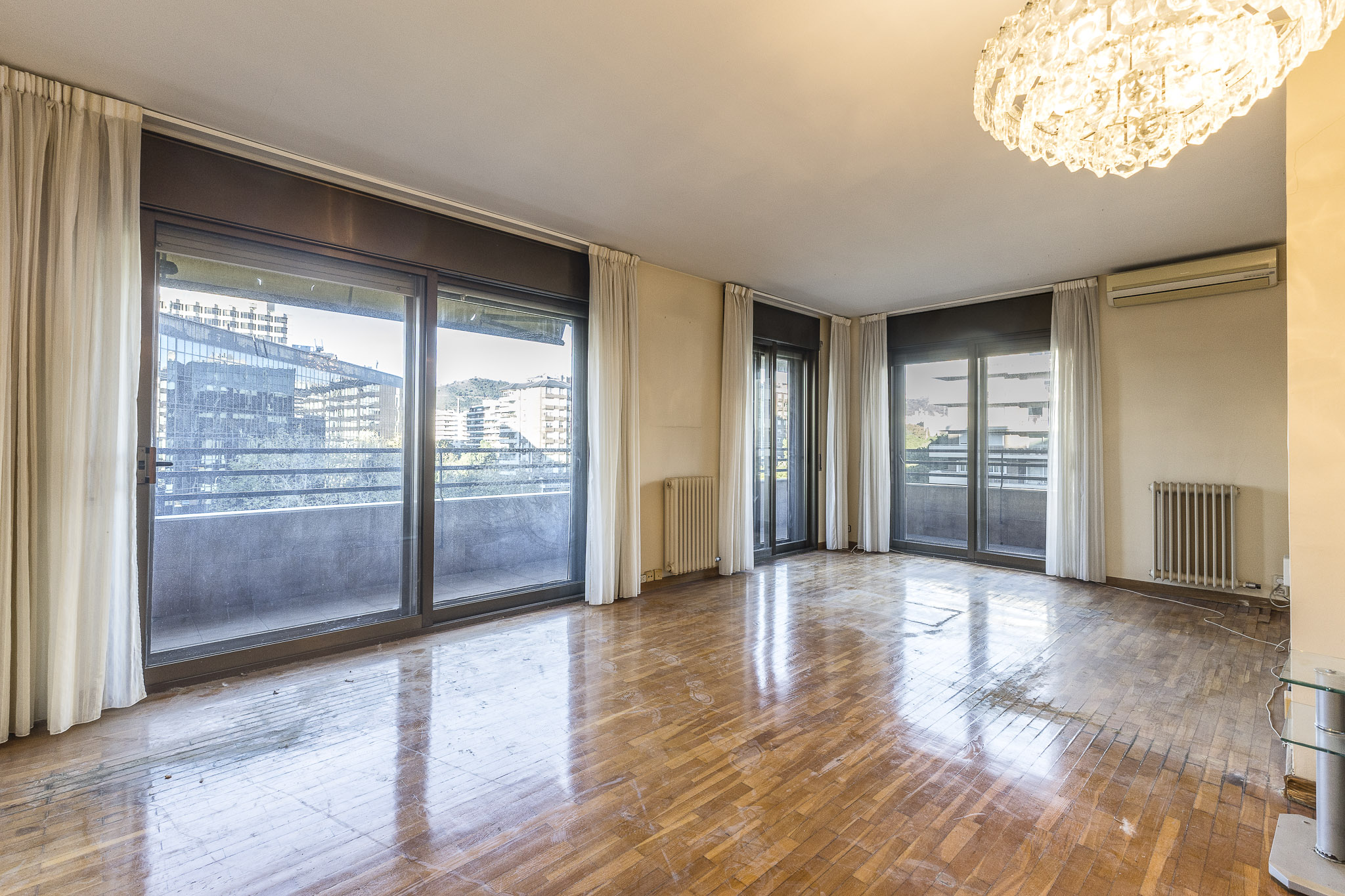 Distrito de Les Corts, Tres Torres, Barcelona