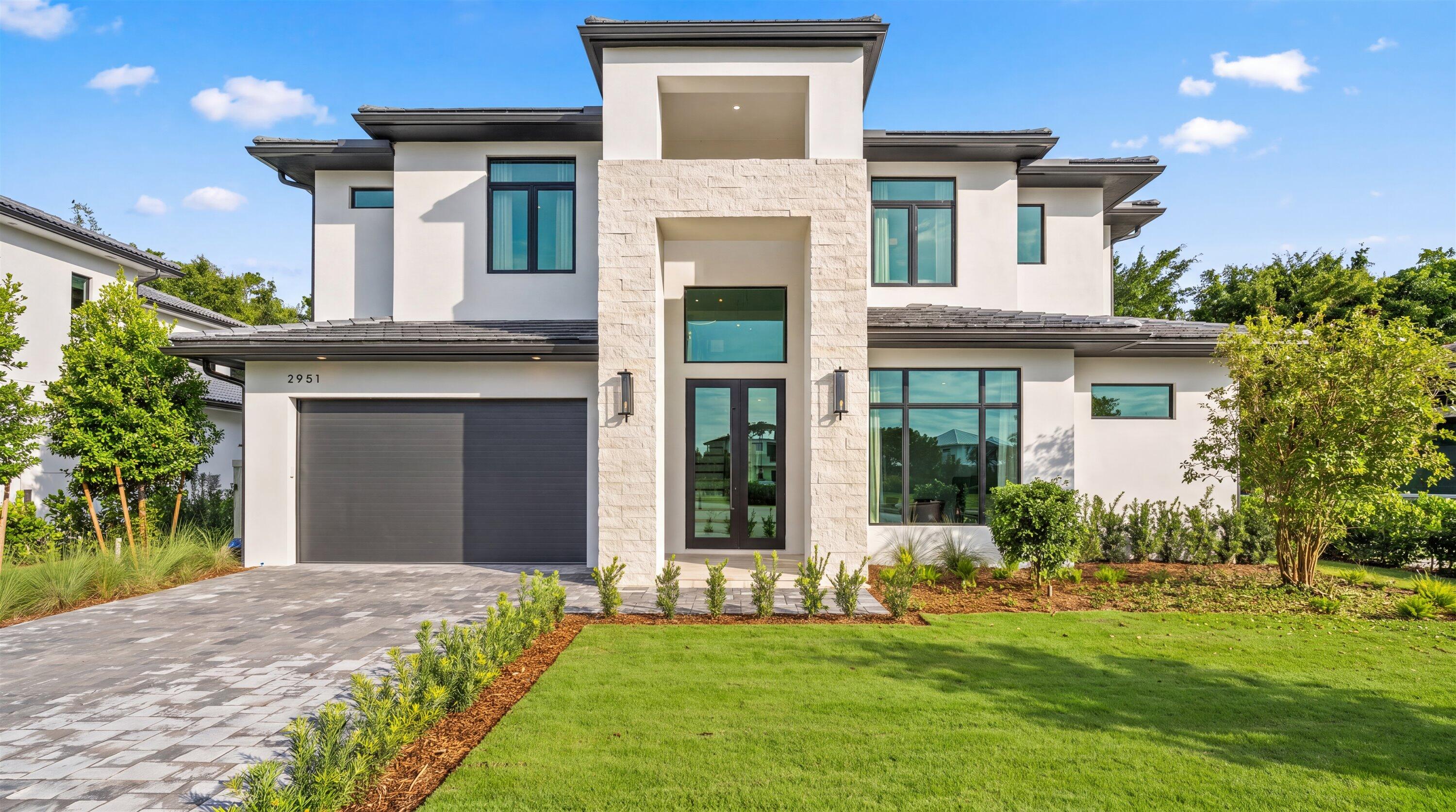 Indoor-Outdoor Sophistication Meets New Construction