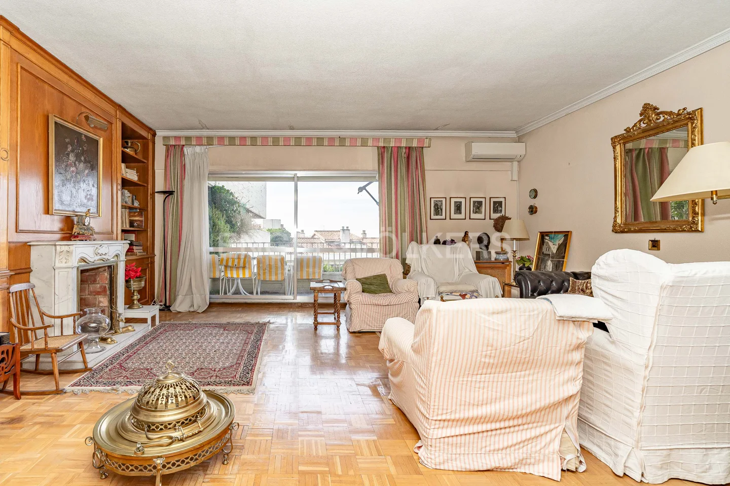 Flat with Terrace and Garage in the Centre of Madrid