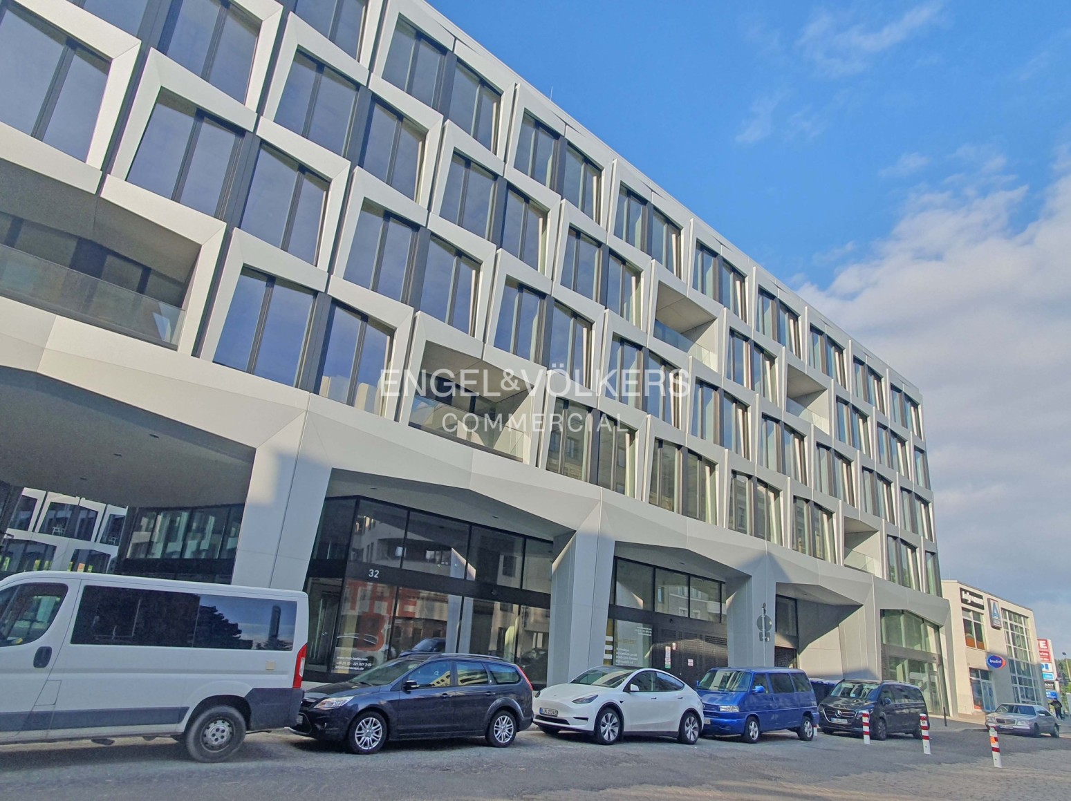 Standort mit viel Potenzial: Gastro oder Retail im Revaler Kiez