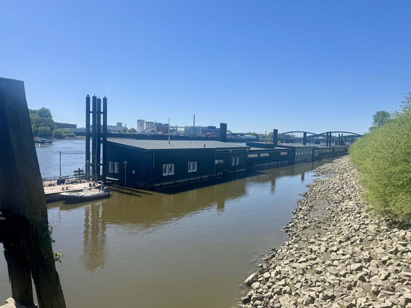 Charmante Hausboot-Gewerbefläche in Hamburg-Rothenburgsort