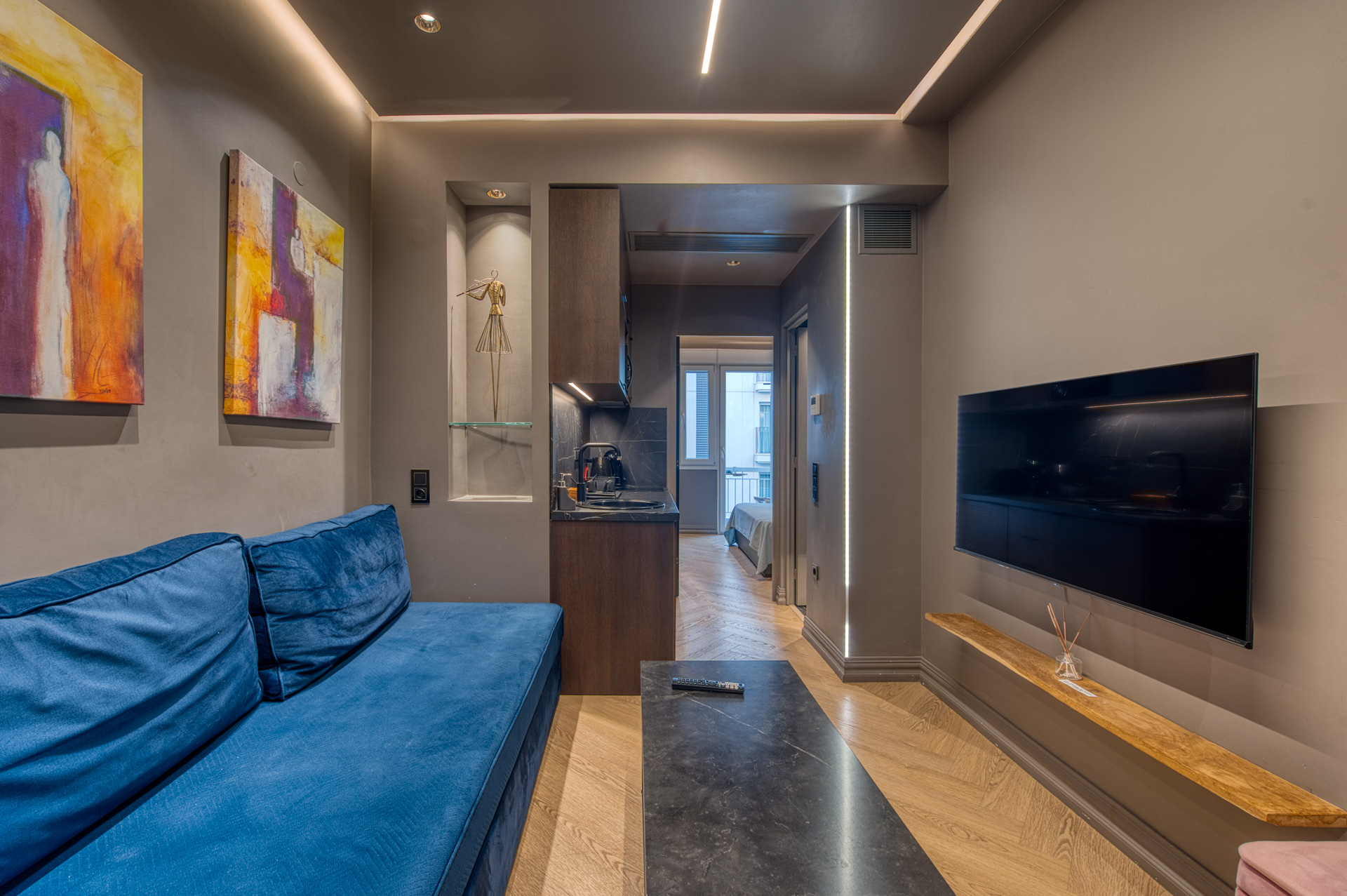 4th floor studio in city center