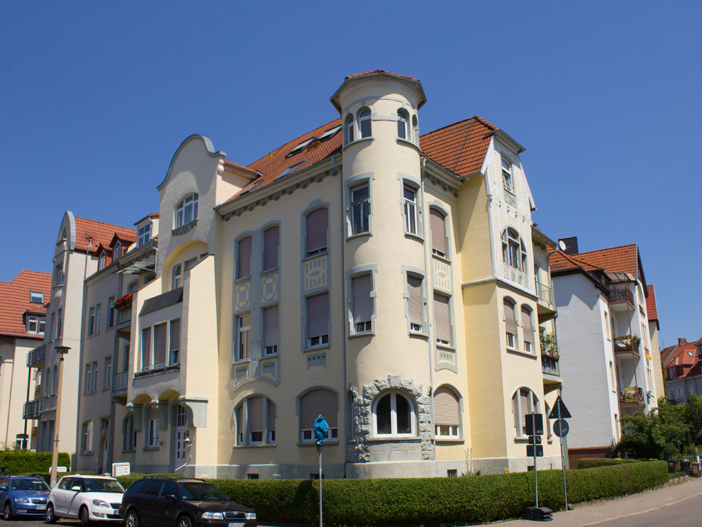 Frisch renovierte Altbauwohnung mit Balkon in der Brühlervorstadt