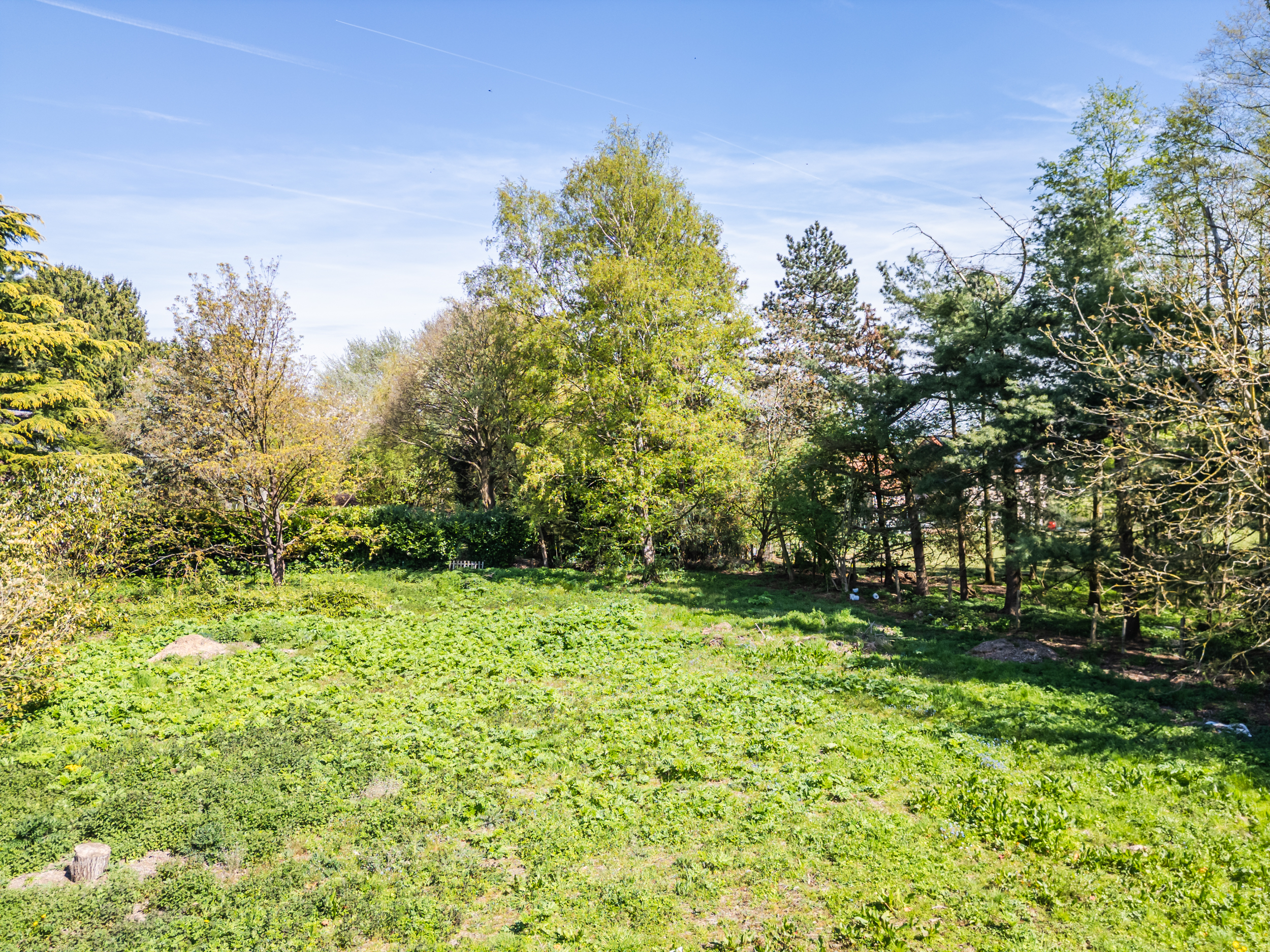 Ideally located rear lot at the entrance to Lasne