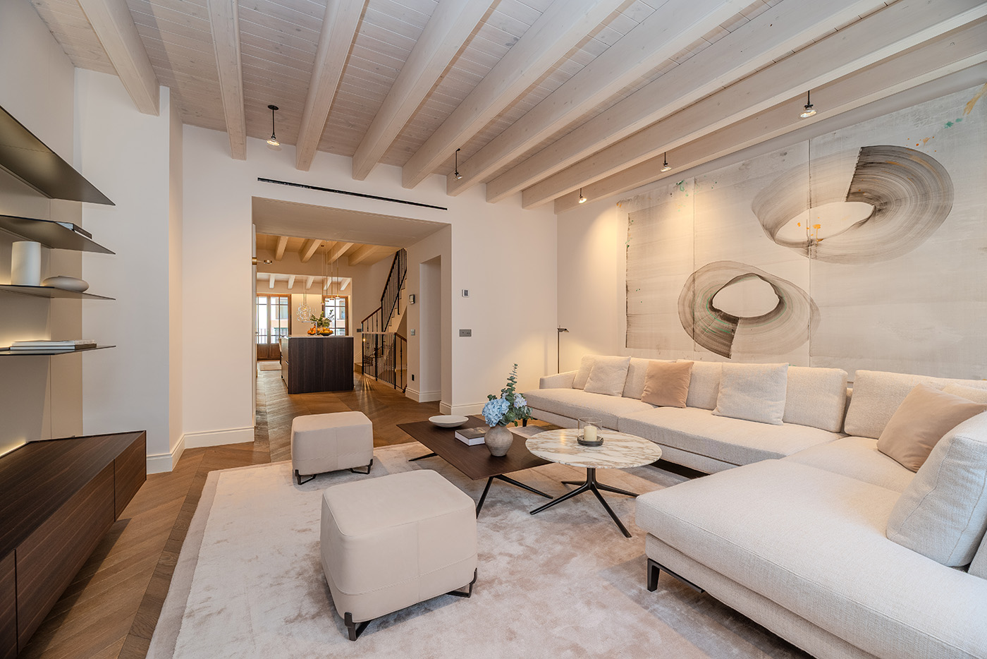 Raimundo Townhouse -new townhouse with terrace, pool, garage & wine cellar