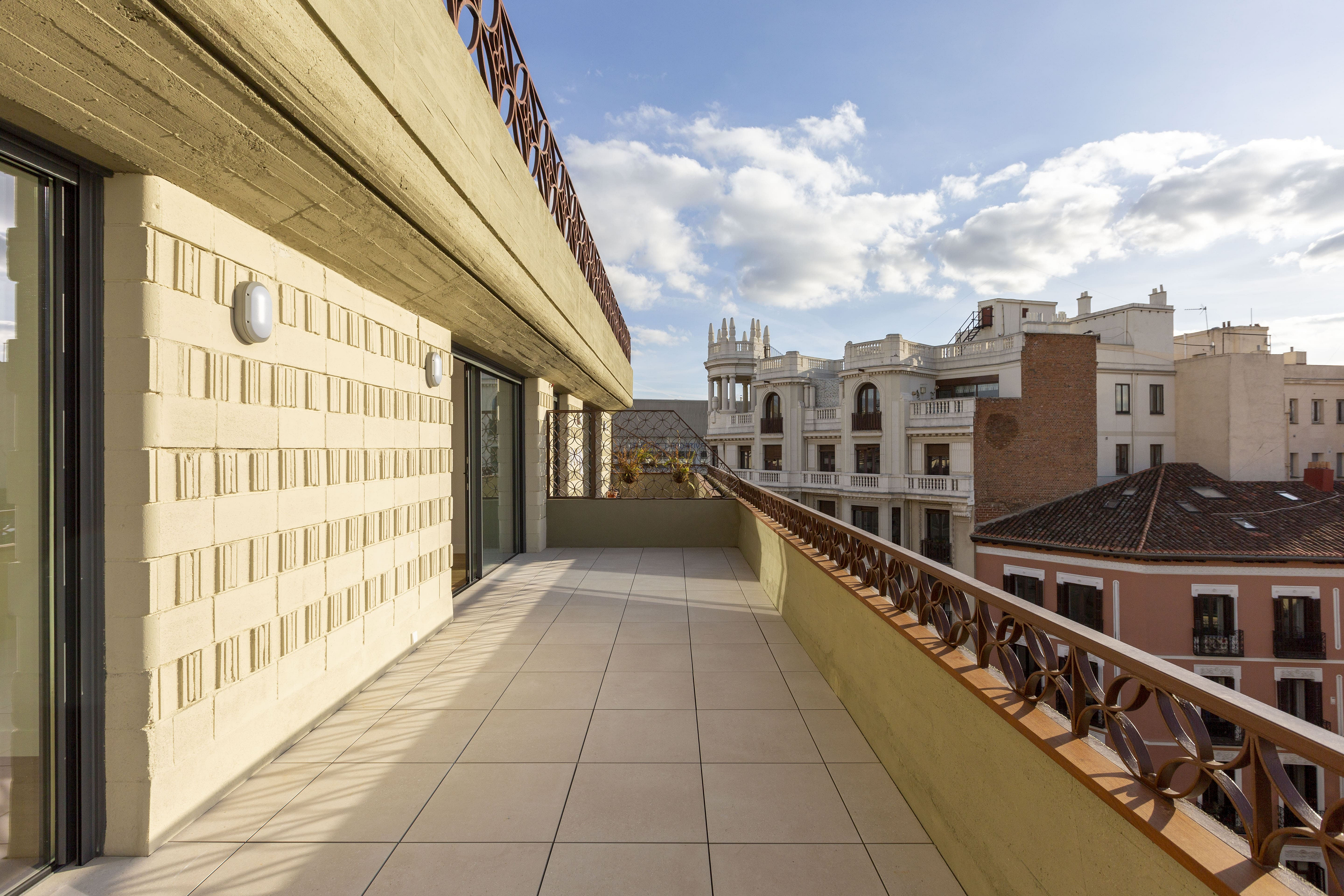 Spectacular designer exterior penthouse with private terrace, garage and storage room in Justicia