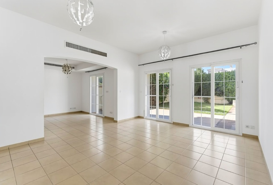Well Maintained | Upgraded Kitchen | Vacant