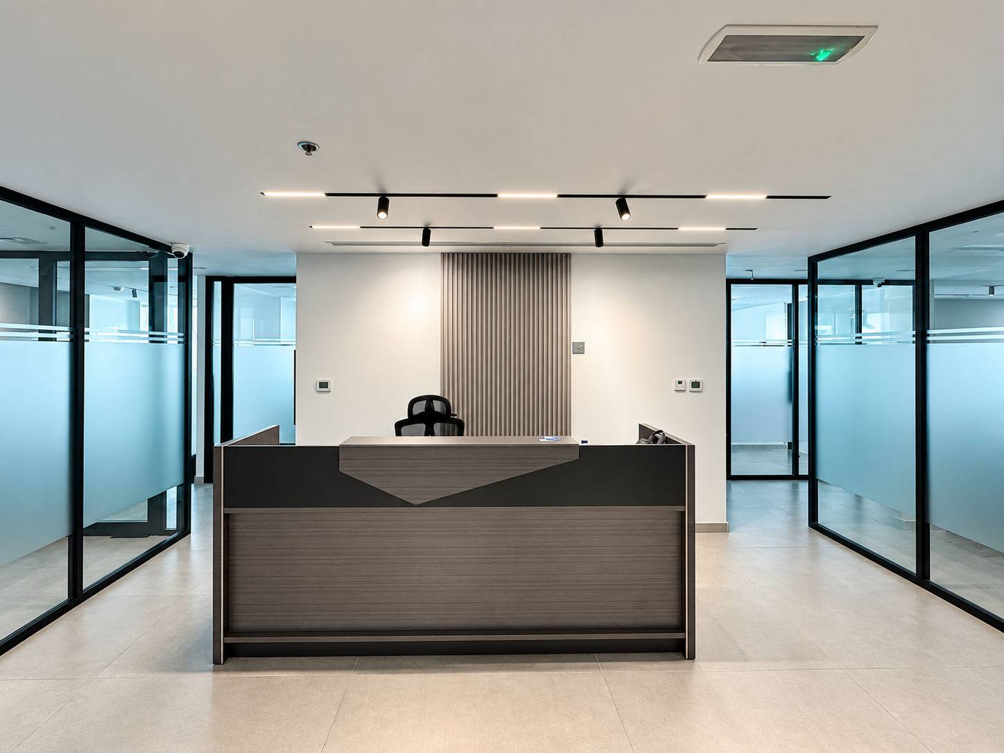 Upgraded & Furnished | Vacant | 13 Parkings