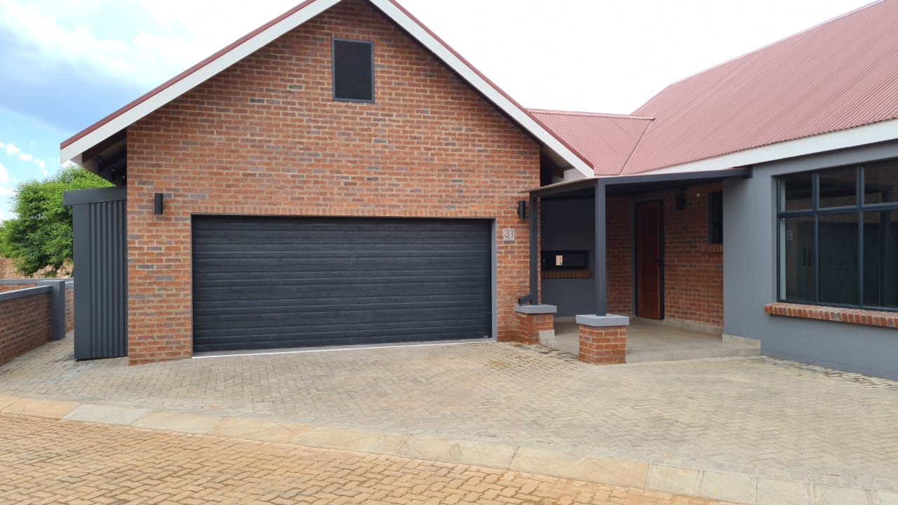Townhouse to let - De Land Estate Potchefstroom