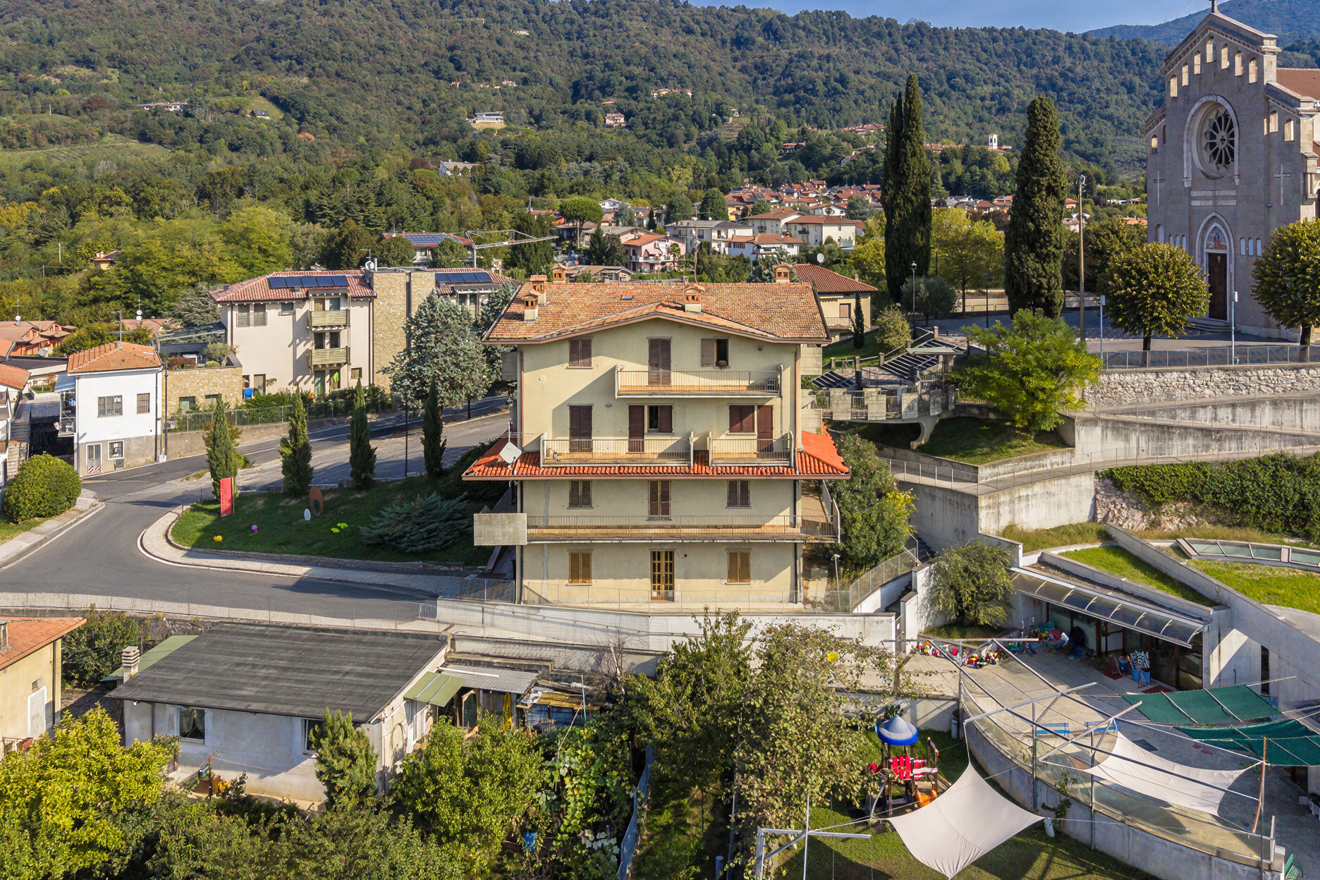 DOMUS ALTA – Top floor with terrace
