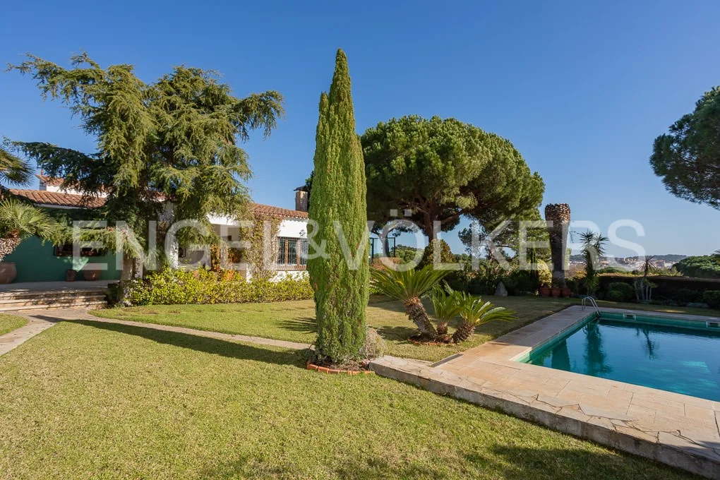 Luxury American style mansion in Palamós