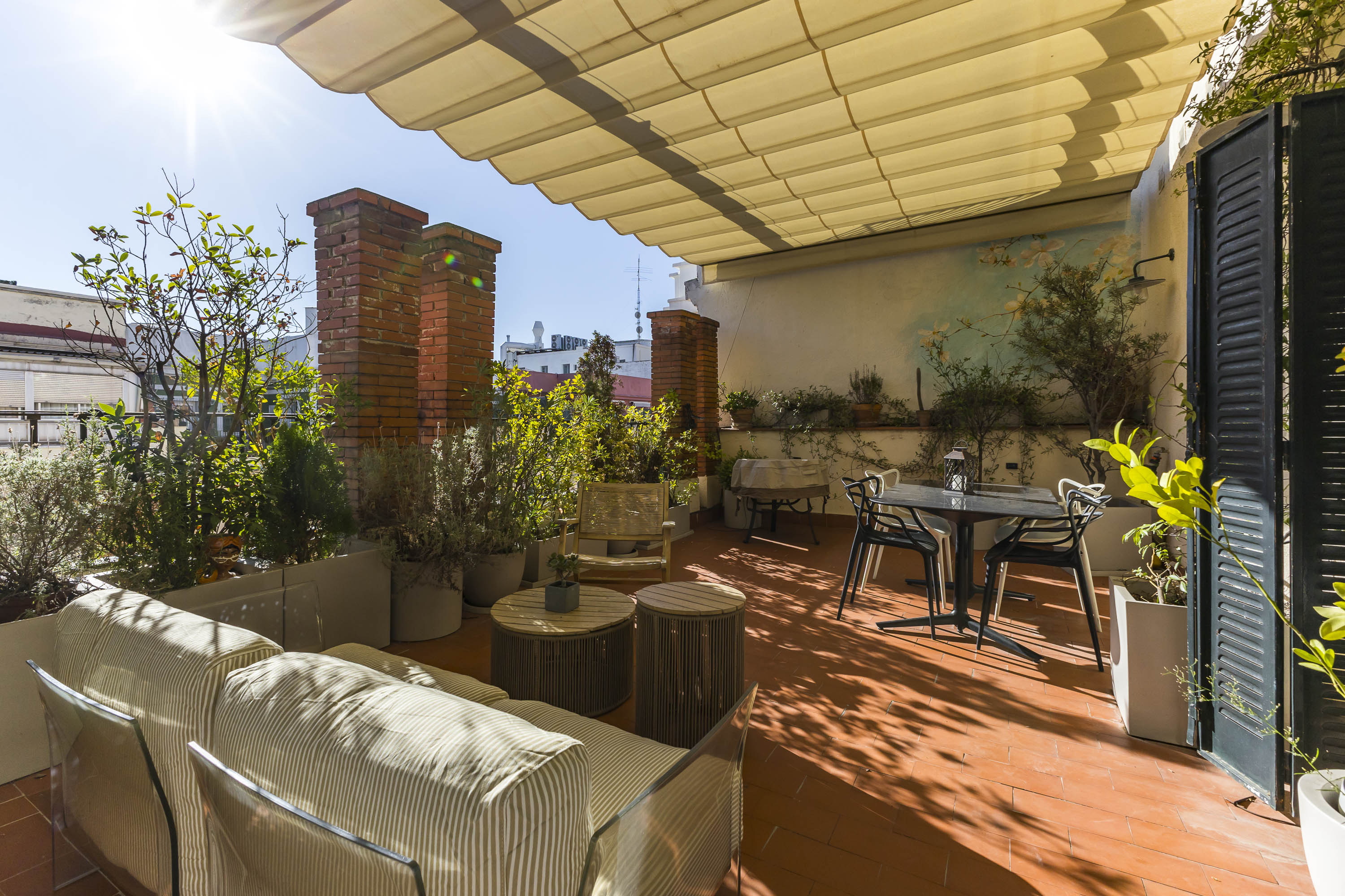 Penthouse with two terraces on Castelló Street.