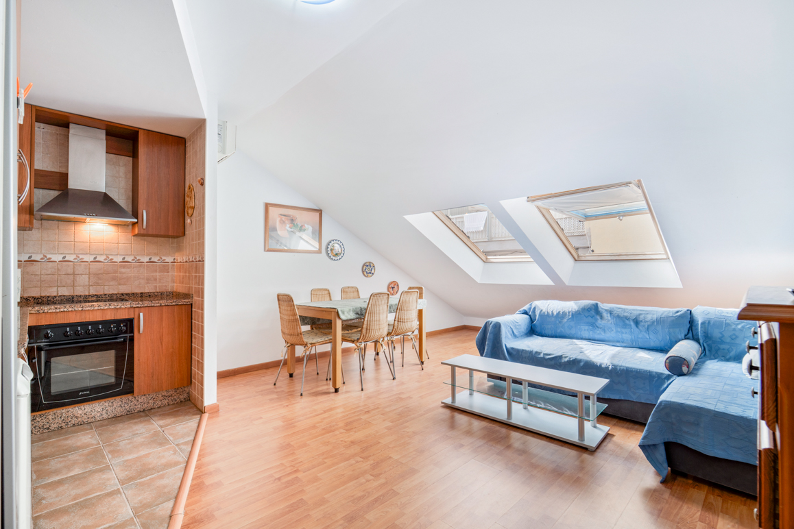 Two-bedroom top floor apartment in Fuengirola center
