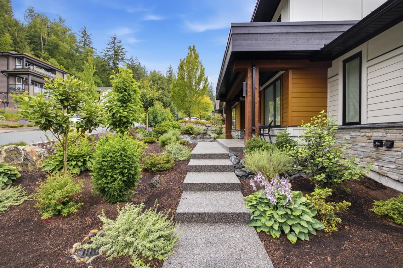 Chilliwack West Coast Modern Retreat with Mountain Views
