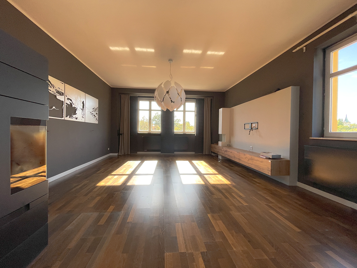 Repräsentative Etagenwohnung mit Loggia, Kaminofen, Garage und Stellplatz am Luisenpark
