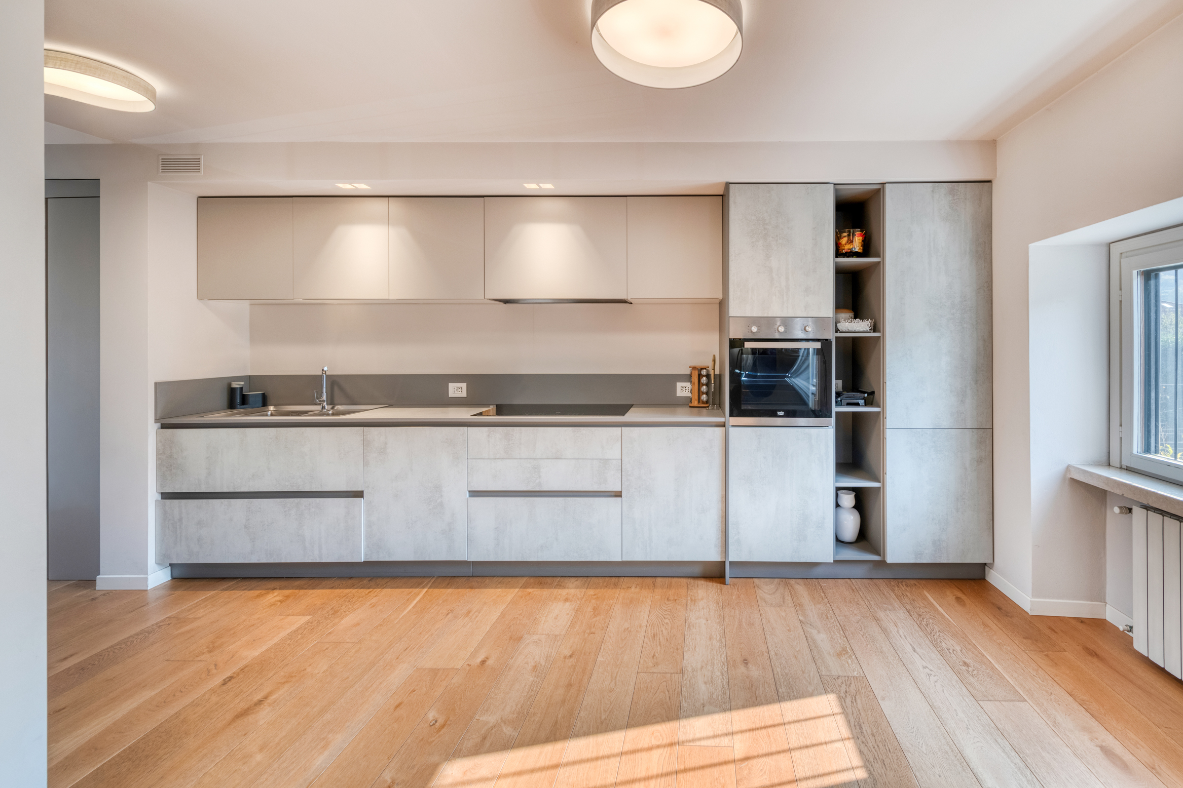 Modern concept and functionality in a renovated apartment
