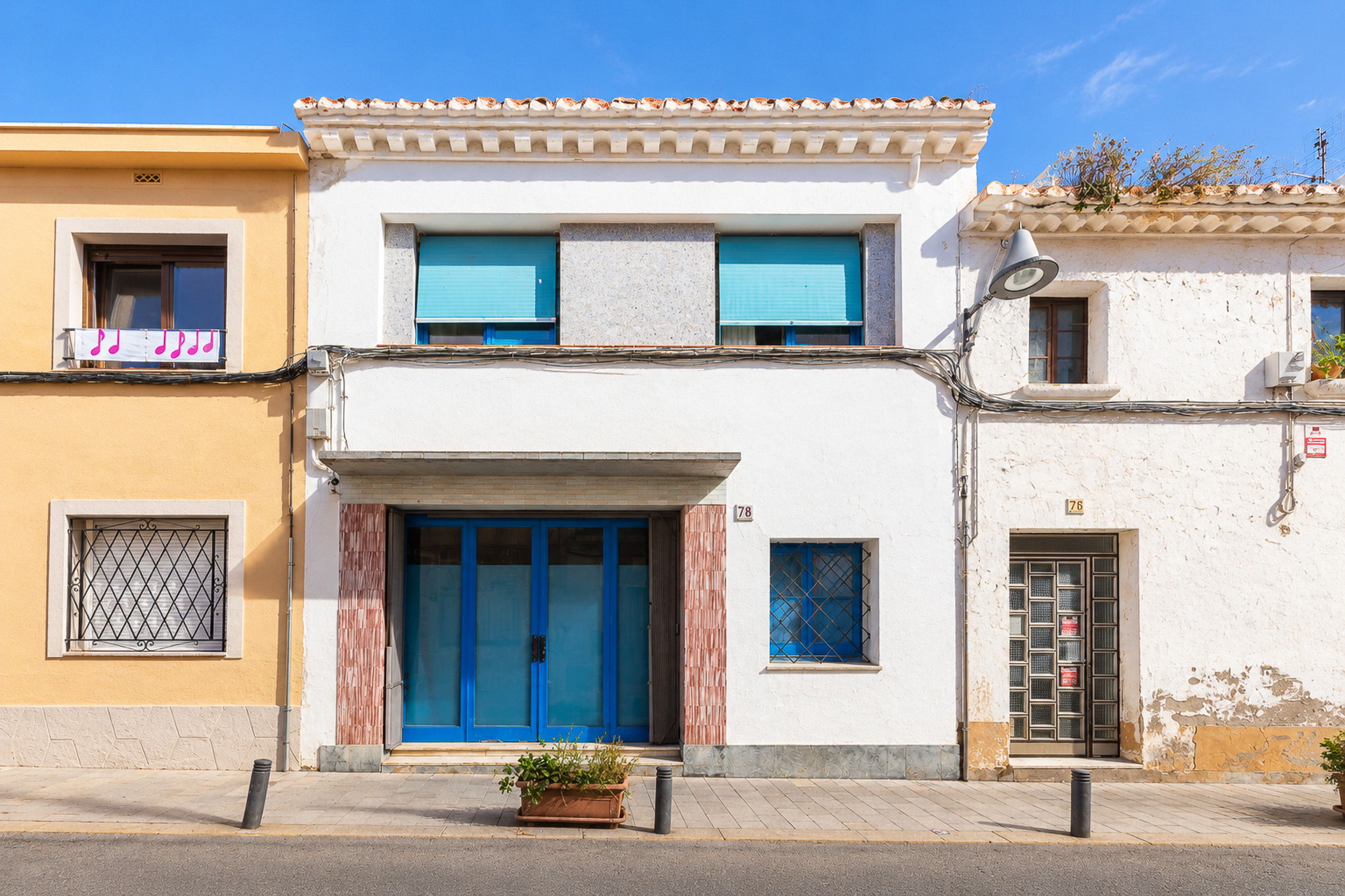 Casa de pueblo con gran potencial para reformar en el centro de Pineda de Mar
