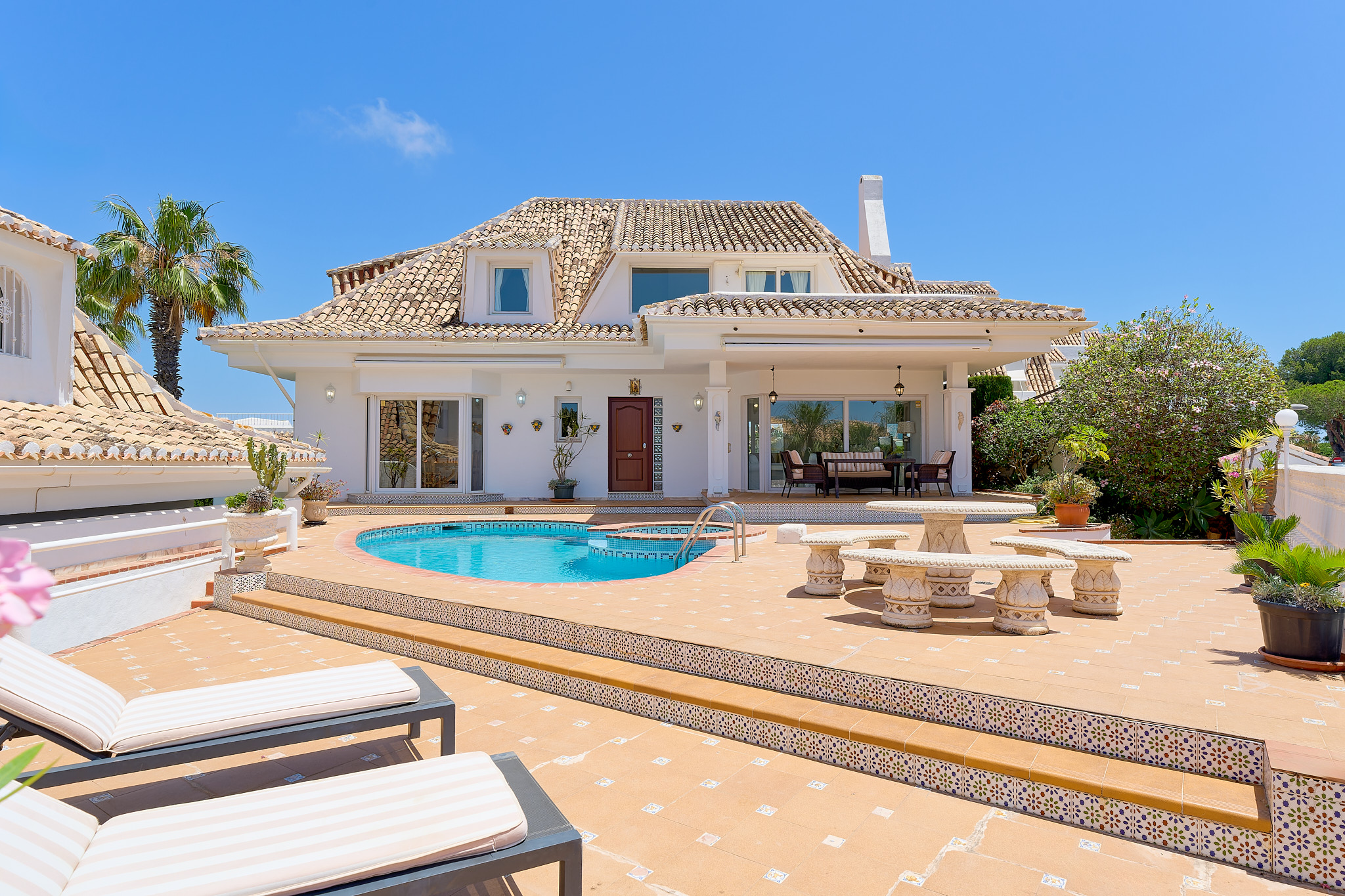 Villa mit 3 Schlafzimmern, Meer- und Golfblick in Torrequebrada