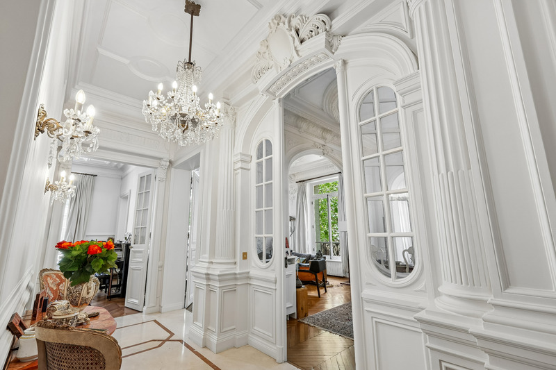 Eiffel Tower - Champ de Mars – Unique Apartment! – 222 sqm – 4 bedrooms