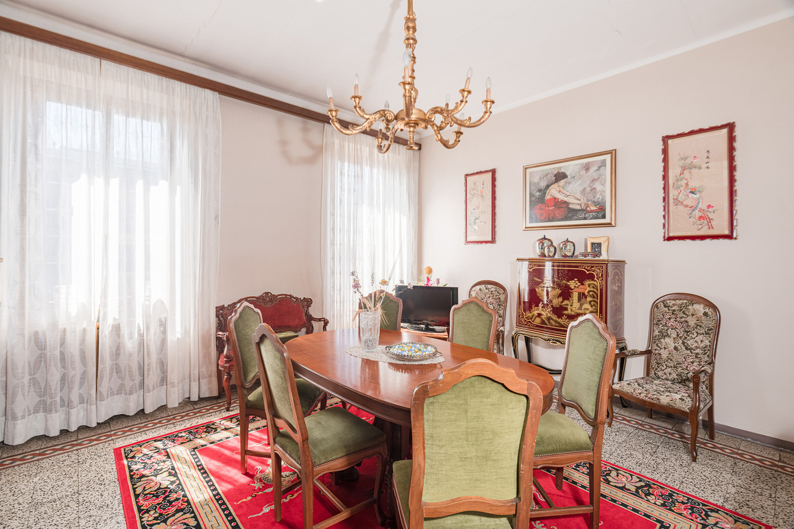 Apartment in villa with garden