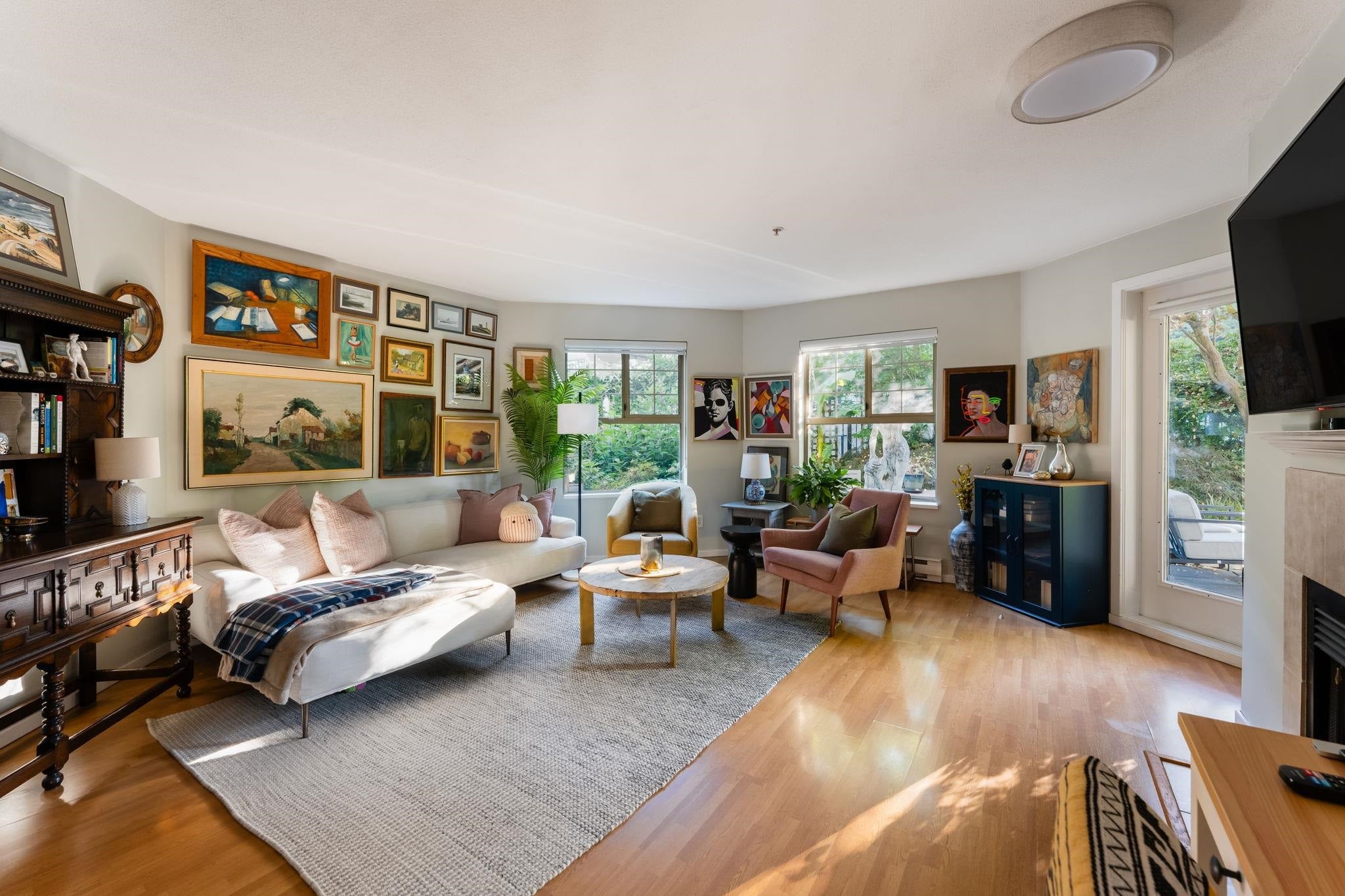 Bright & Updated 1-Bedroom with Expansive Garden Patio