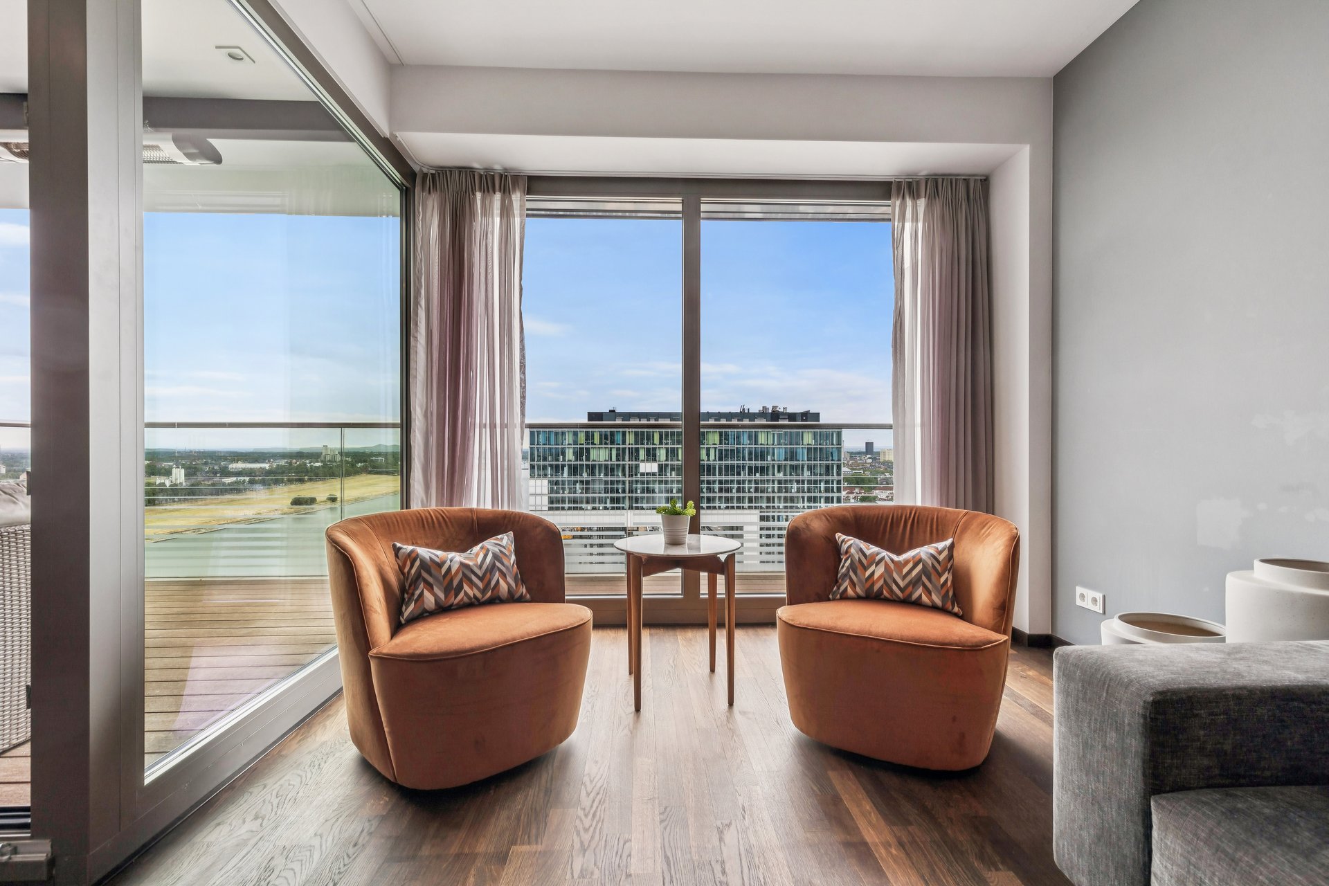 Crane House – Luxury apartment overlooking the Rhine