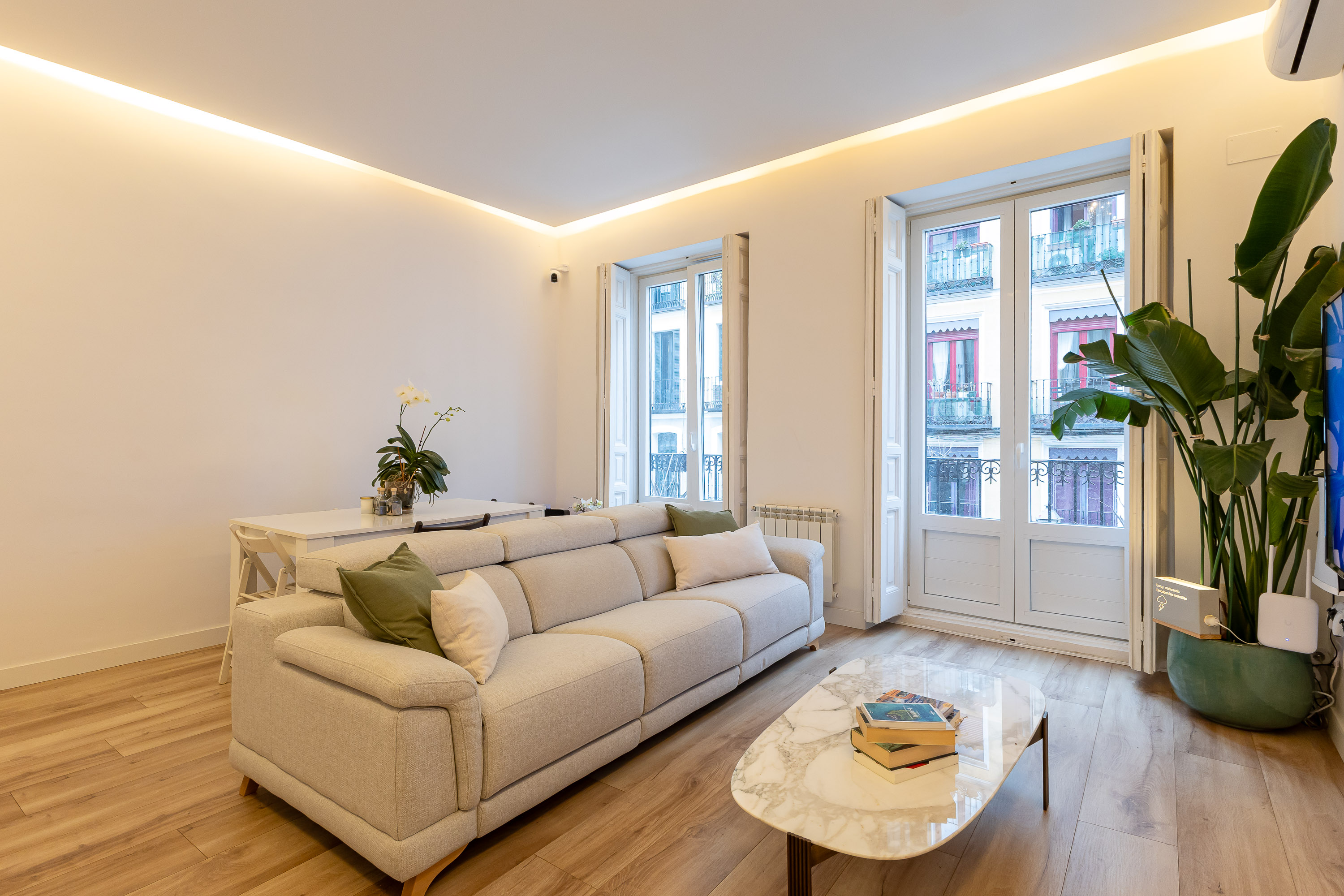 Apartamento clásico, elegancia histórica y confort contemporáneo.