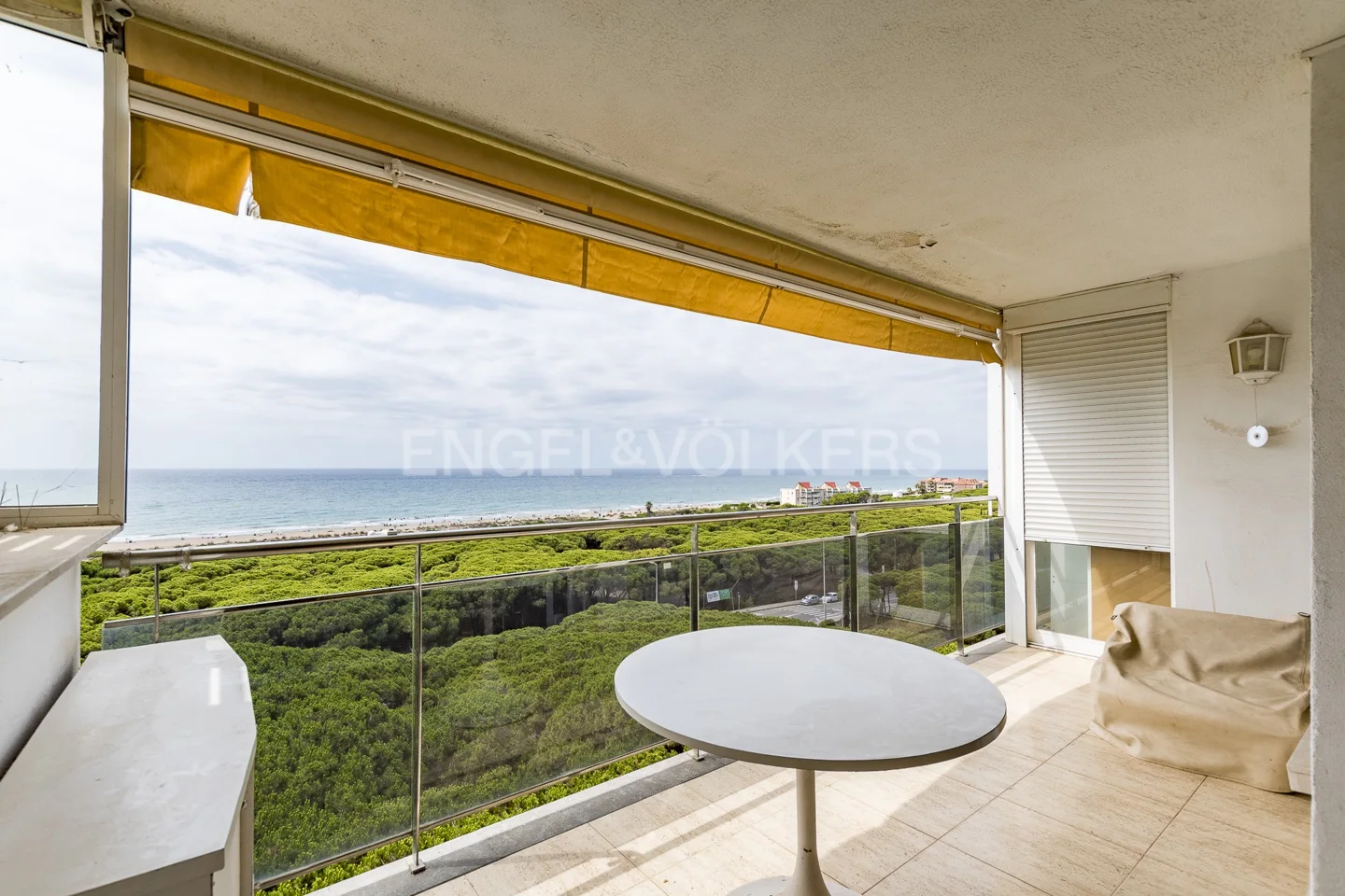 A duplex overlooking the sea from the highest point!