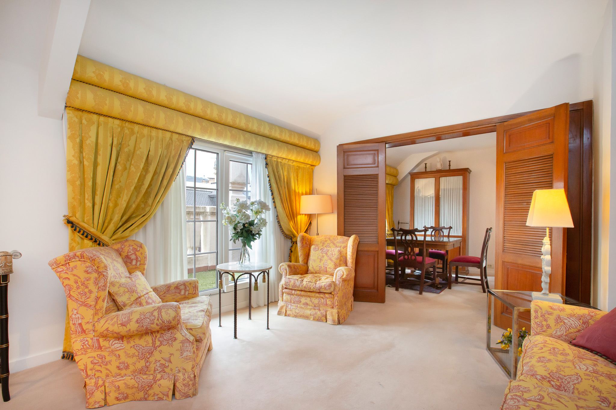 Exclusive home with a spacious south-facing terrace on Juan Ajuriaguerra Street, Abando
