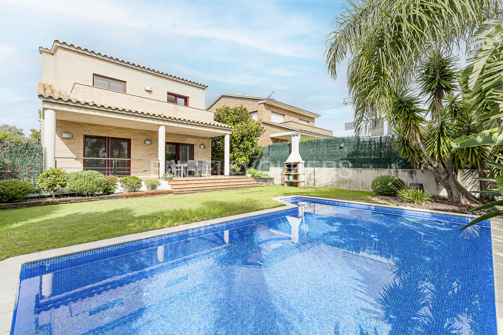 Exclusiva Casa amb vistas a la muntanya i Piscina Privada a El Vendrell
