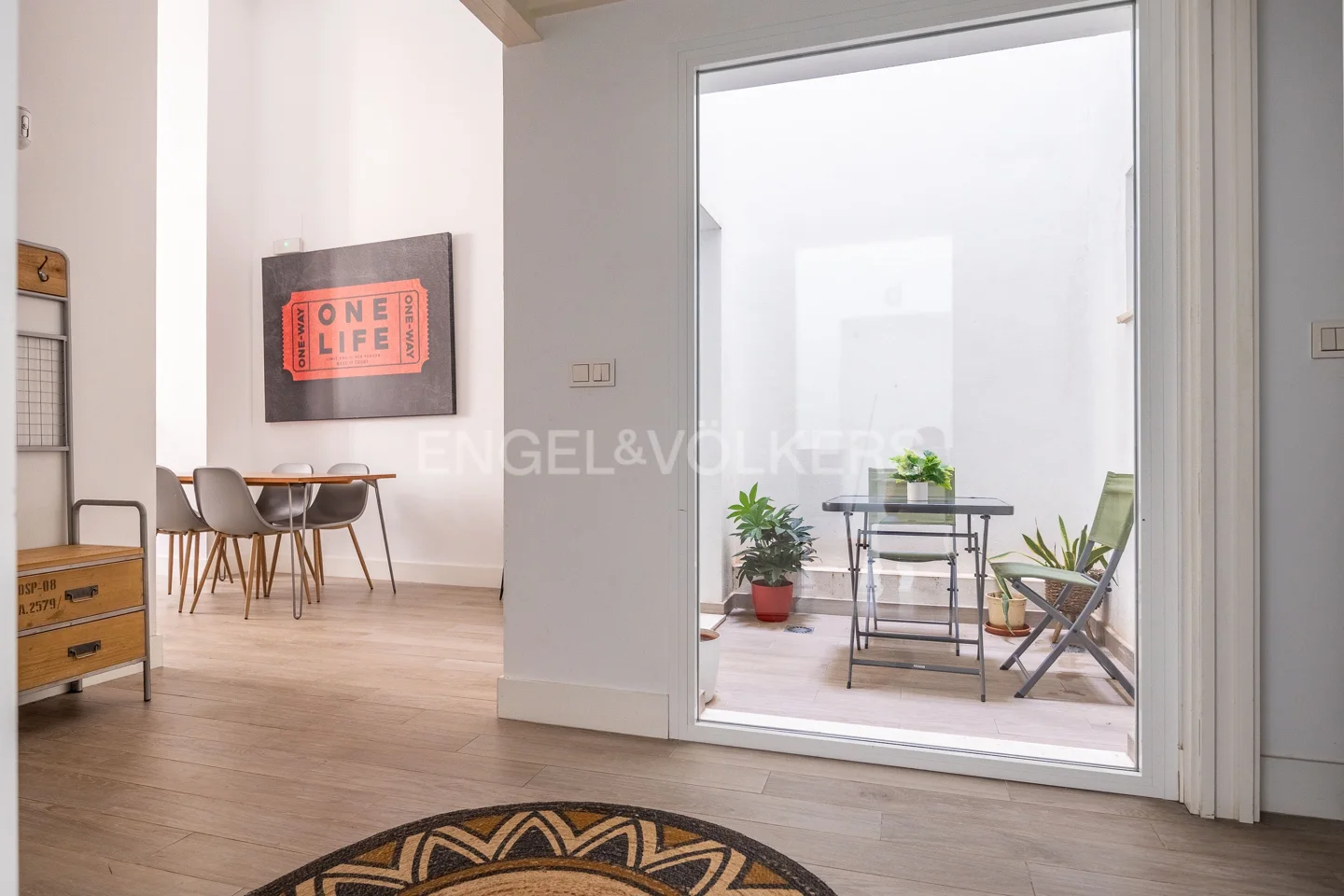 Investment opportunity! Furnished duplex in the city centre of Seville with touristic licence.