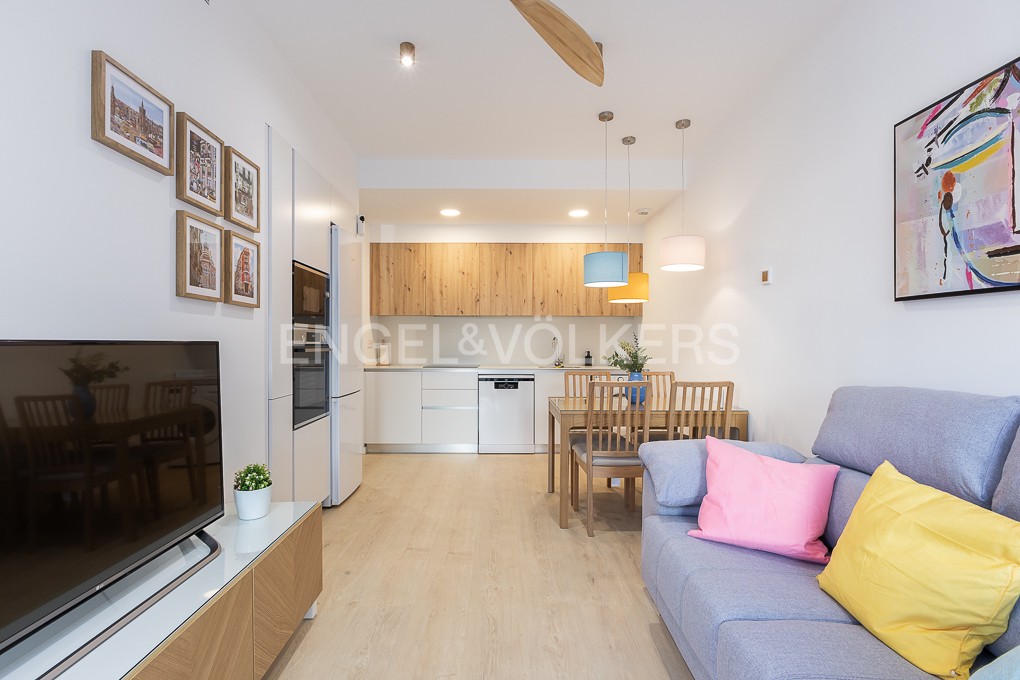 Bright, Modern Flat with Minimalist Style