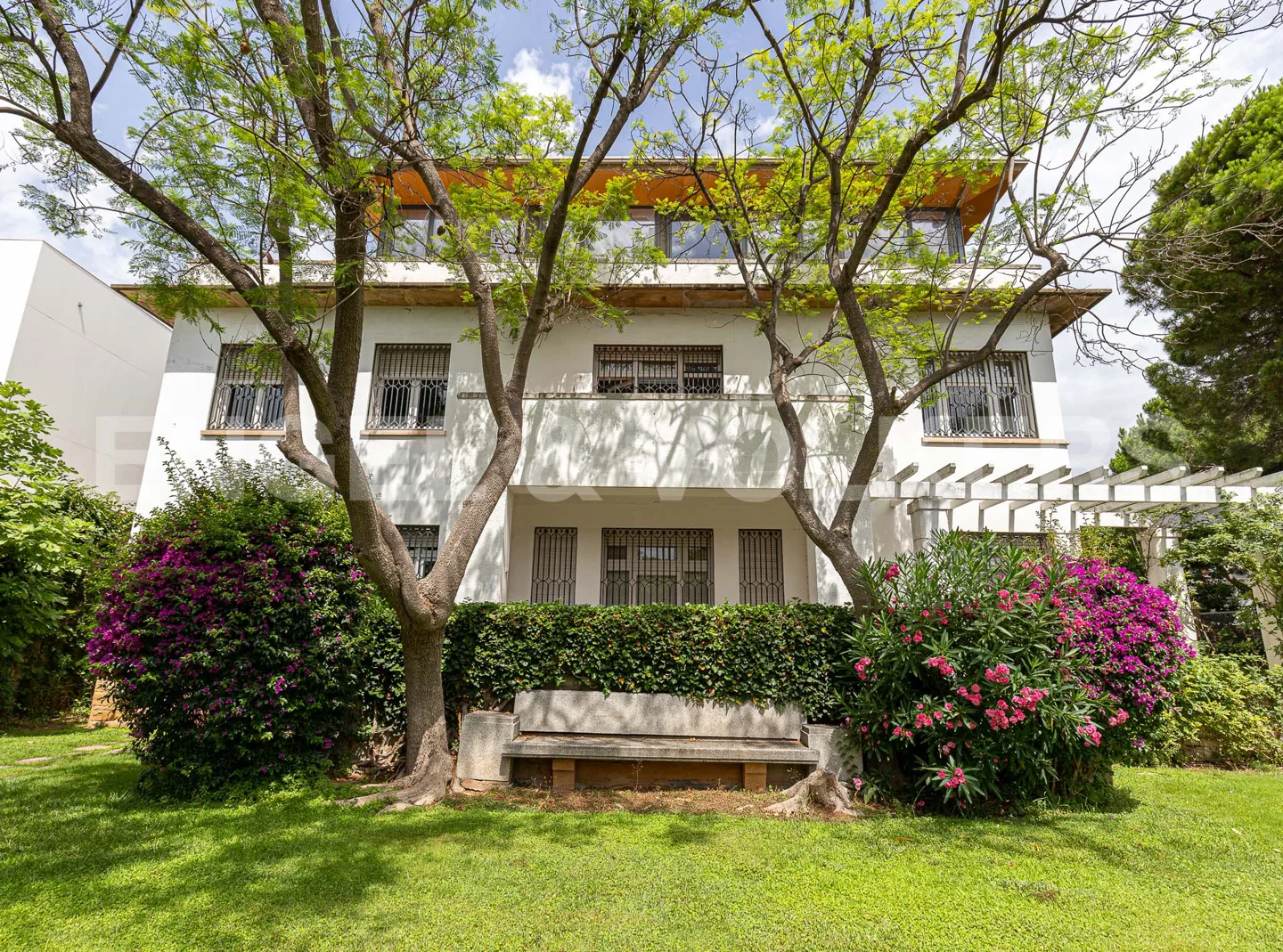 Fantastic house with a huge garden in Pedralbes