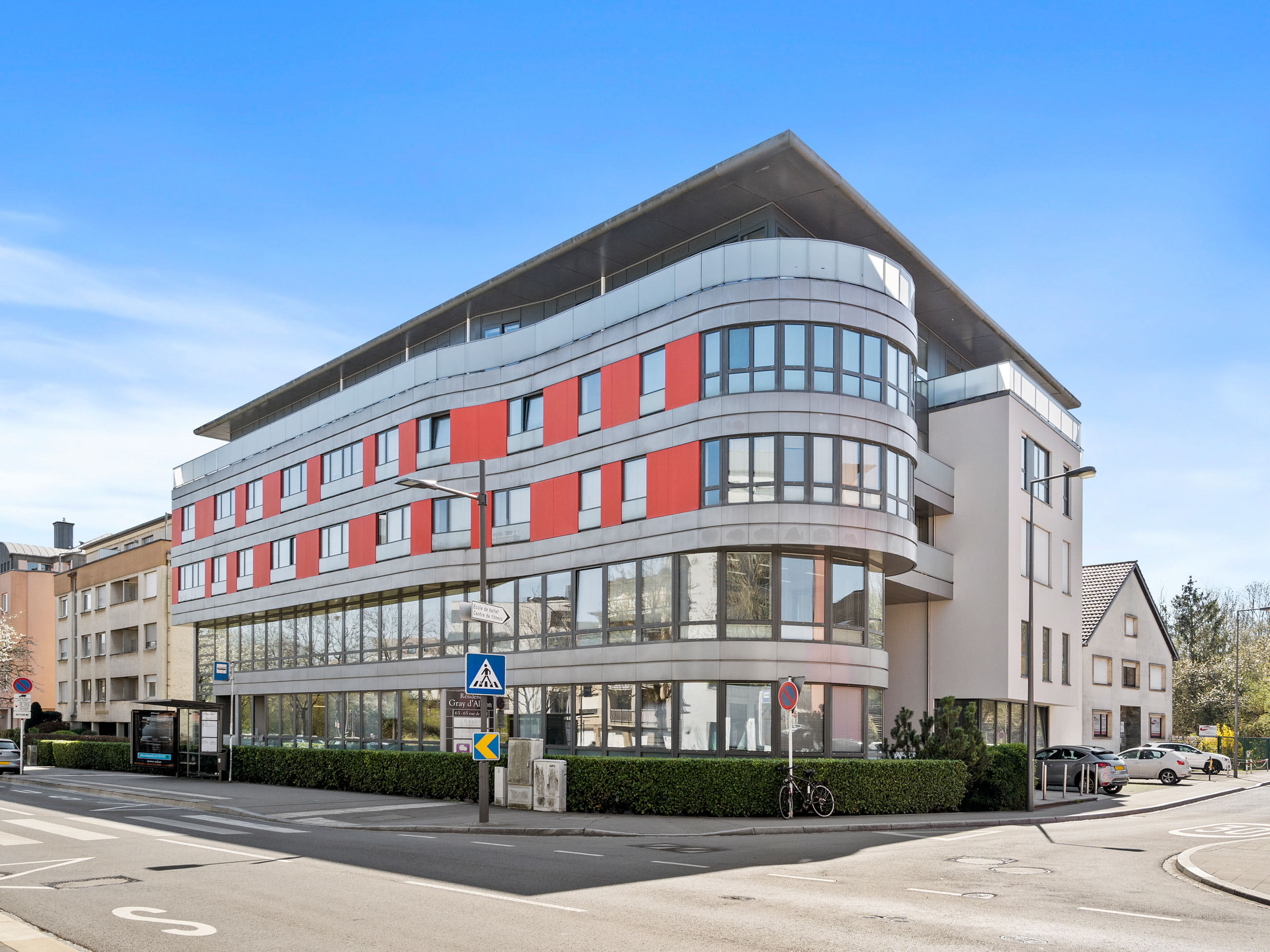 Indoor parking in Luxembourg-Merl – Near the motorway and bus stop