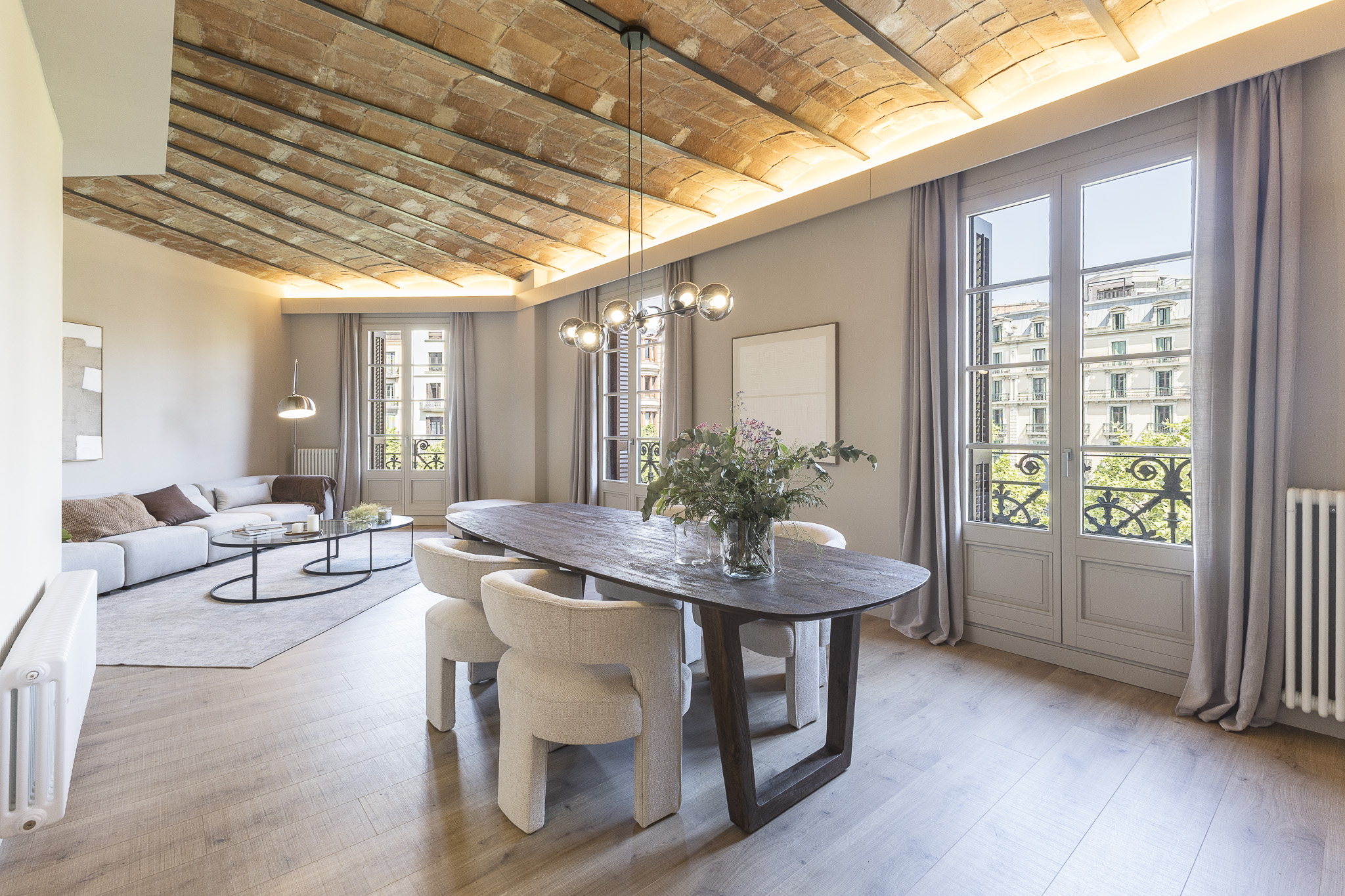 Exceptional brand new corner flat in Eixample Dret