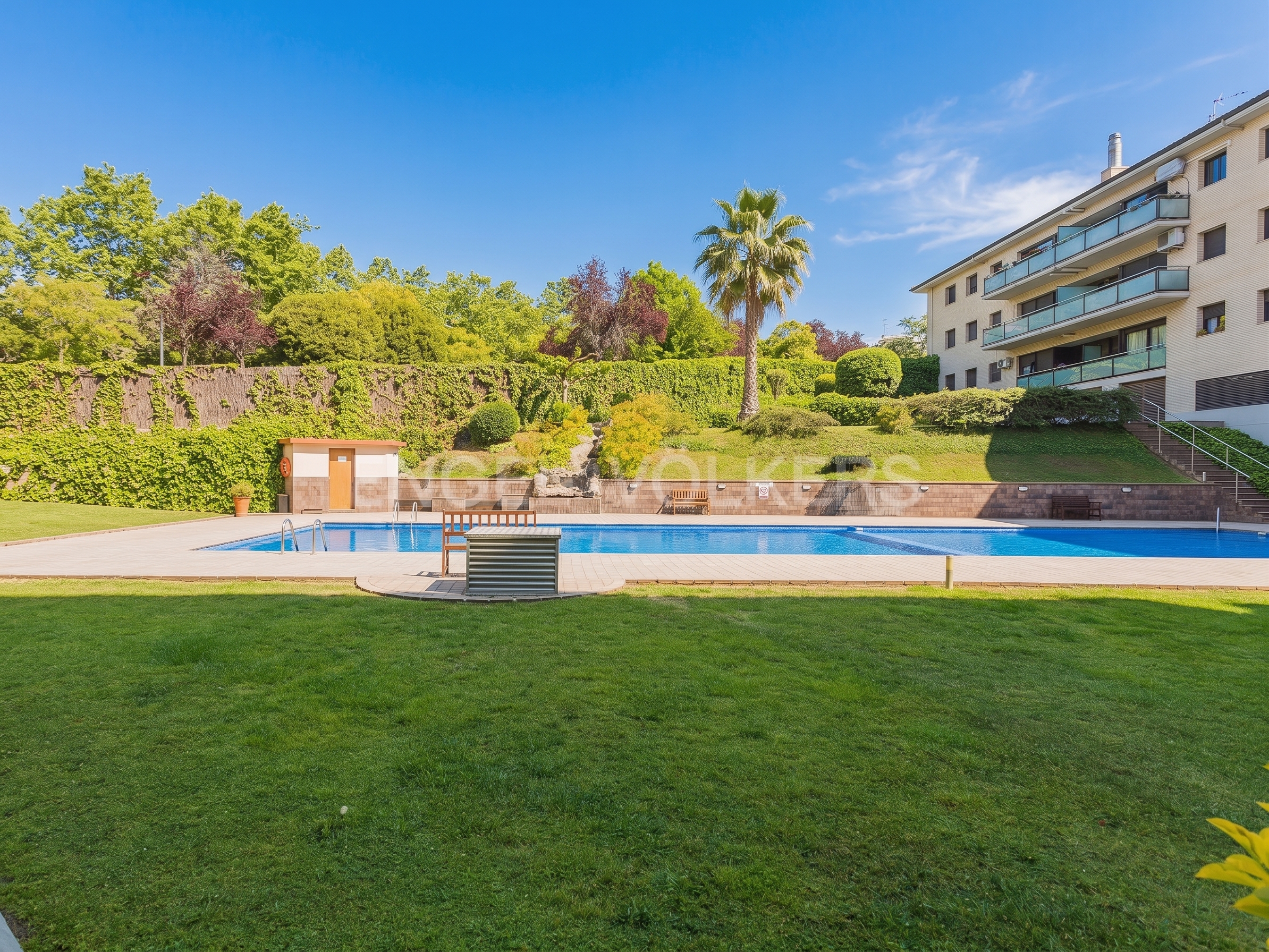 Exclusive designer apartment with pool in downtown Granollers