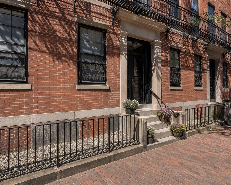 Top Floor Brick Rowhouse Condo