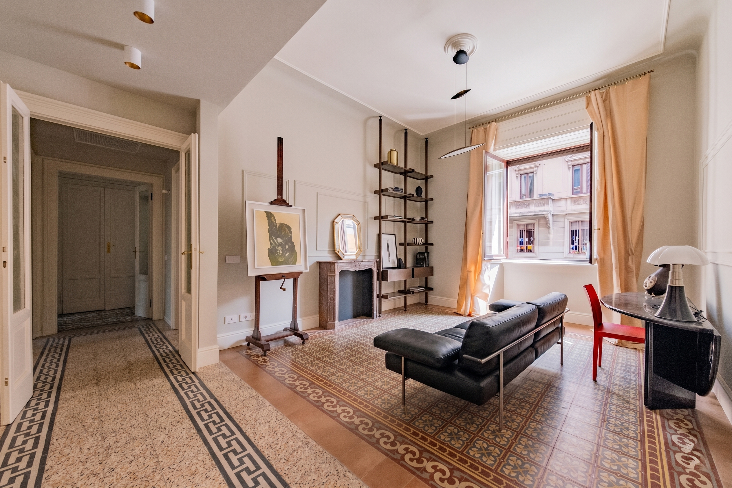 Elegant renovated one-bedroom apartment on Tantardini Street