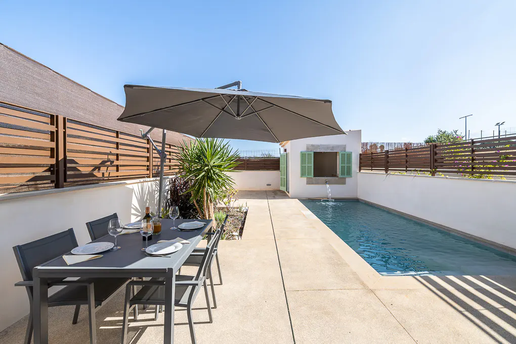 Townhouse with terrace and pool in Biniali