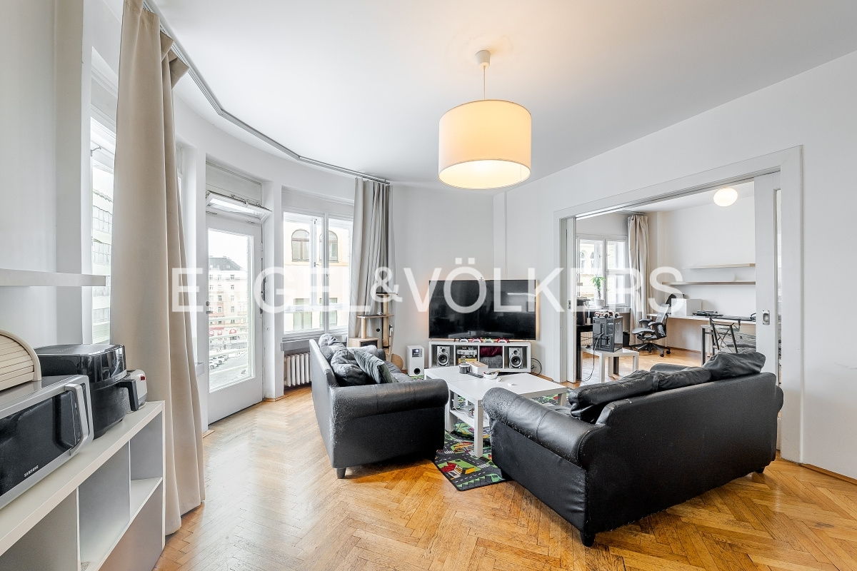 Rent of a spacious 3+1 apartment in Letná with two bathrooms