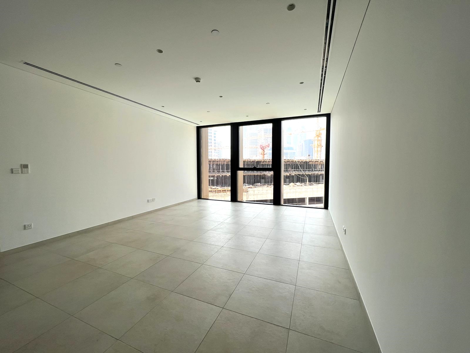 EXCLUSIVE | Spacious | Ready To Move